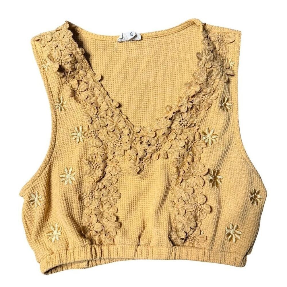 POL Mustard Floral Embroidered Lace Crochet Waffle Knit V-Neck Crop Top S