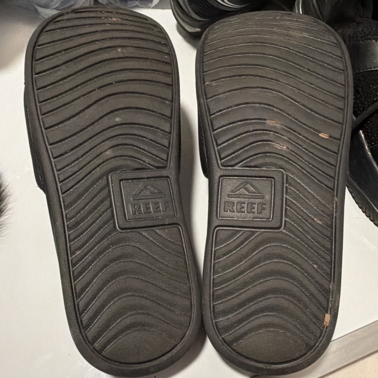 Reef Men’s Black Slide Sandals Synthetic Upper Rubber Sole Size 9