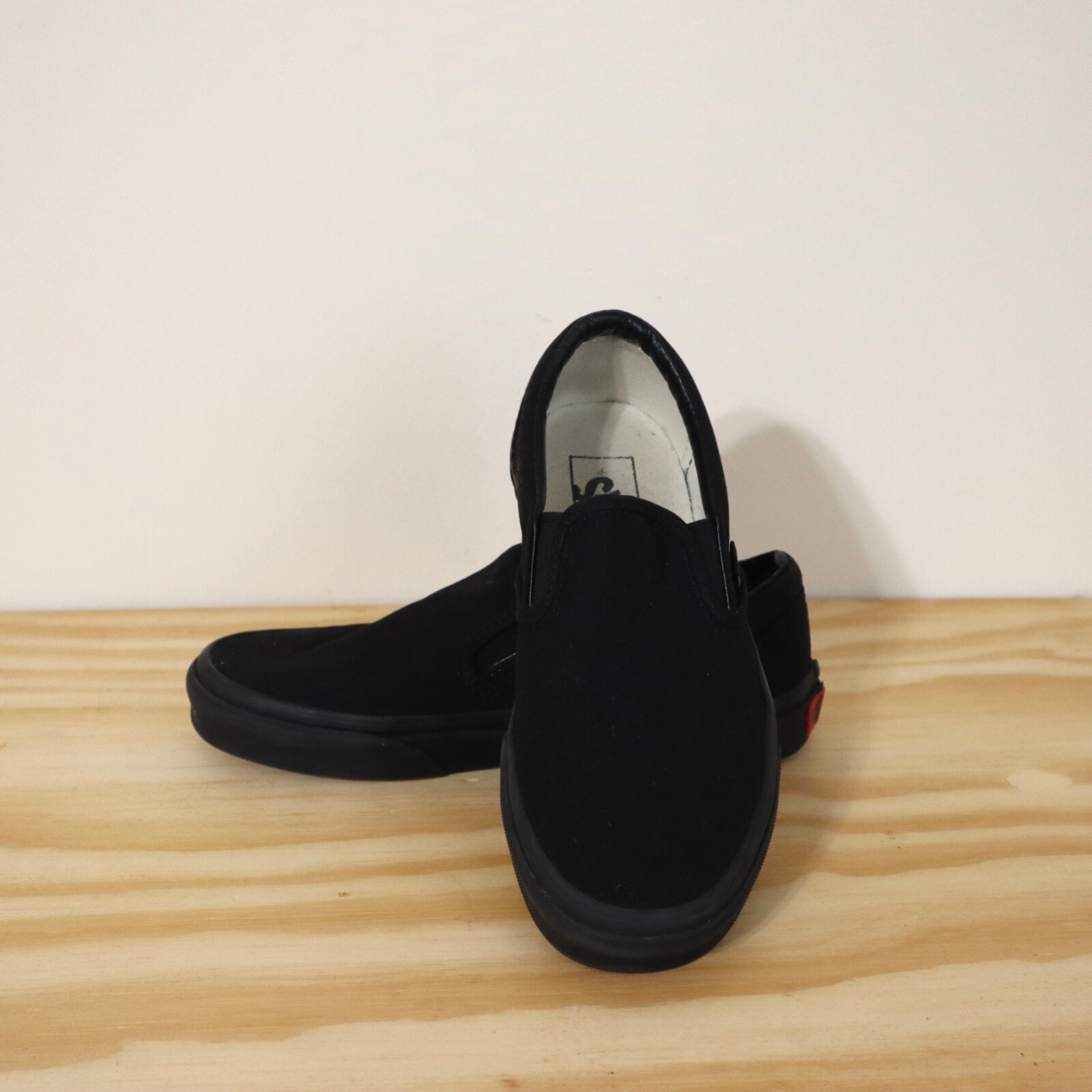 Vans Black on Black Sneakers Low Tops Size Women’s 6.5 Men 5