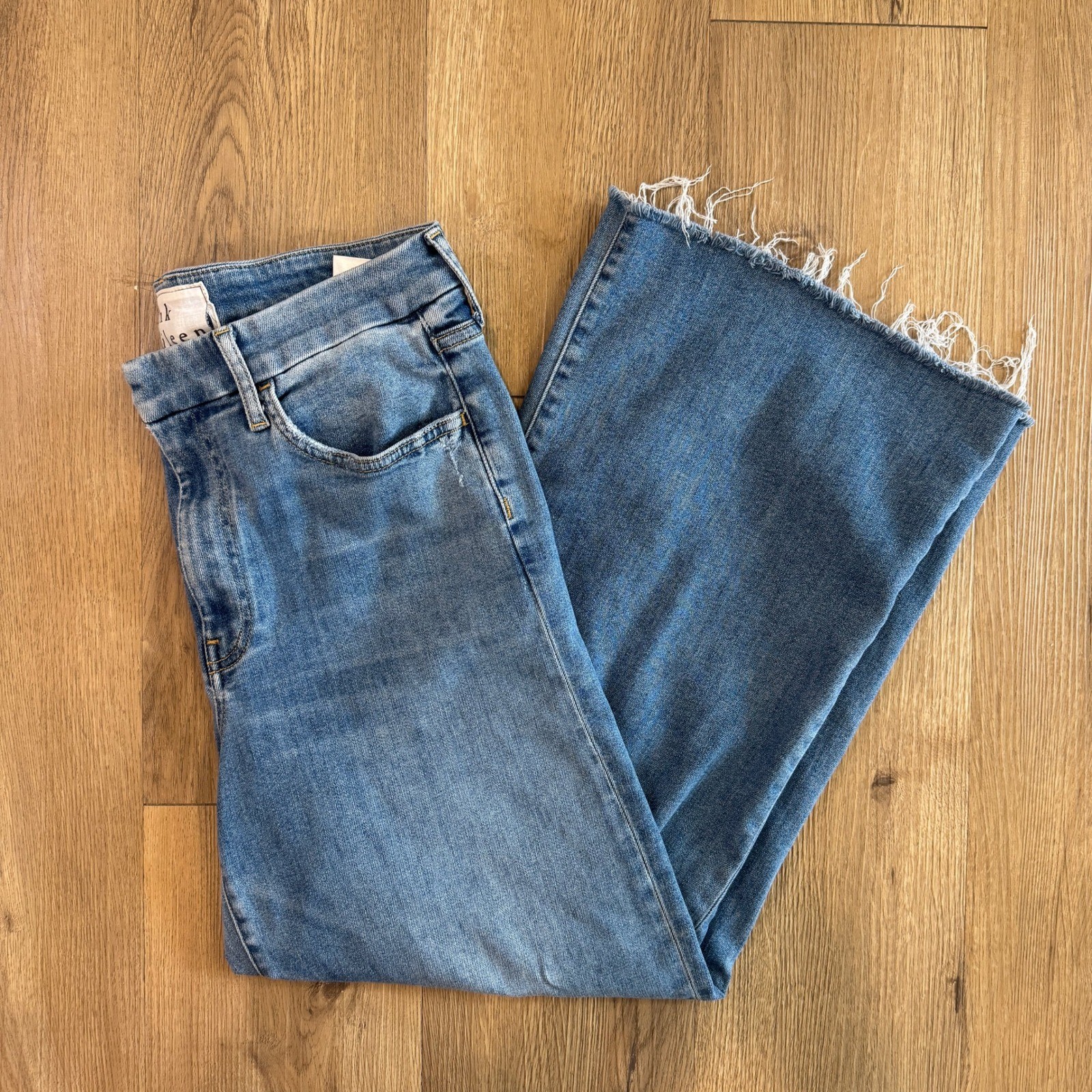 Frank & Eileen Galway Wide Leg Cropped Raw Hem Jeans Size 30 High Rise Denim EUC