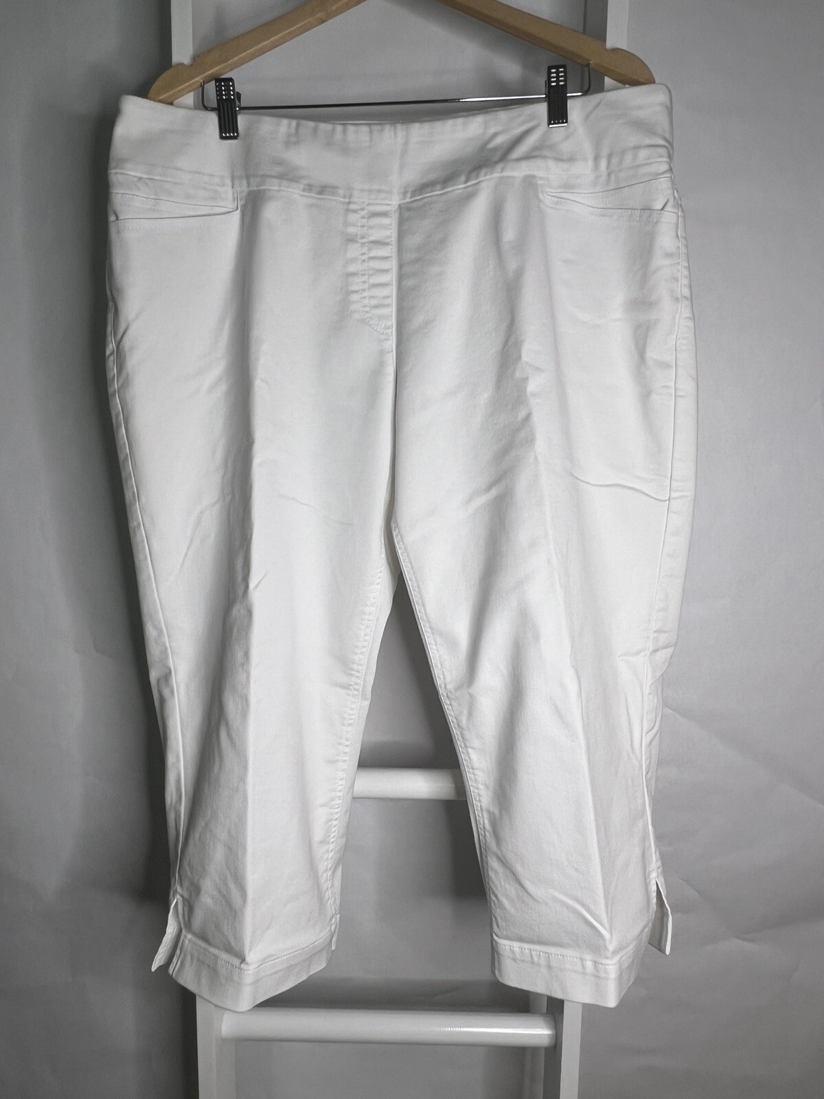 Westbound Crop Pants Woman 20W White Stretch Pockets 21 in Inseam Med Wt Fabric