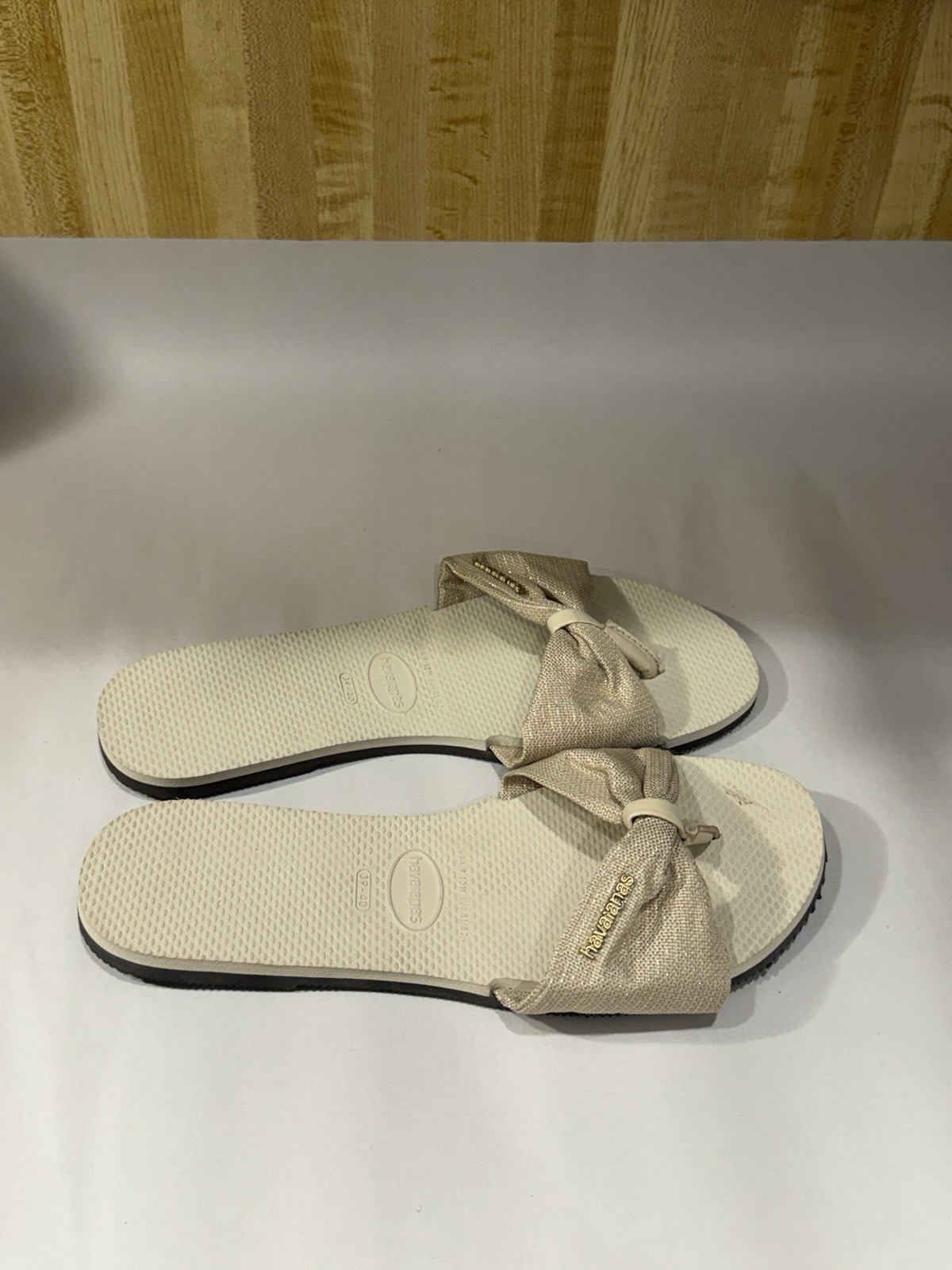 Havaianas You St. Tropez Metallic Shine Sandals Flip Flops Beige Women’s 9/10