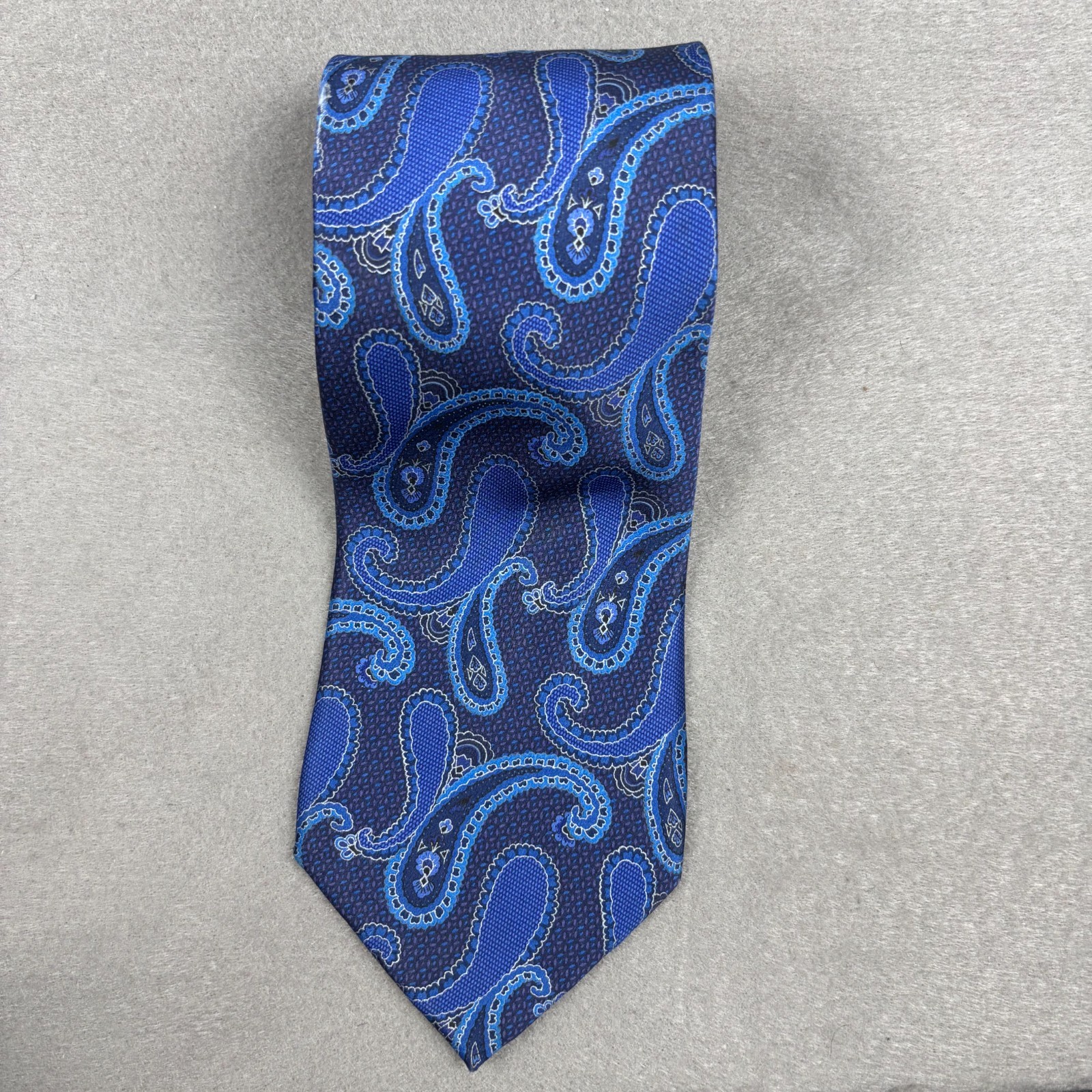 Ermenegildo Zegna Blue Paisley Silk Tie Made in Italy Luxury Designer 3.25″