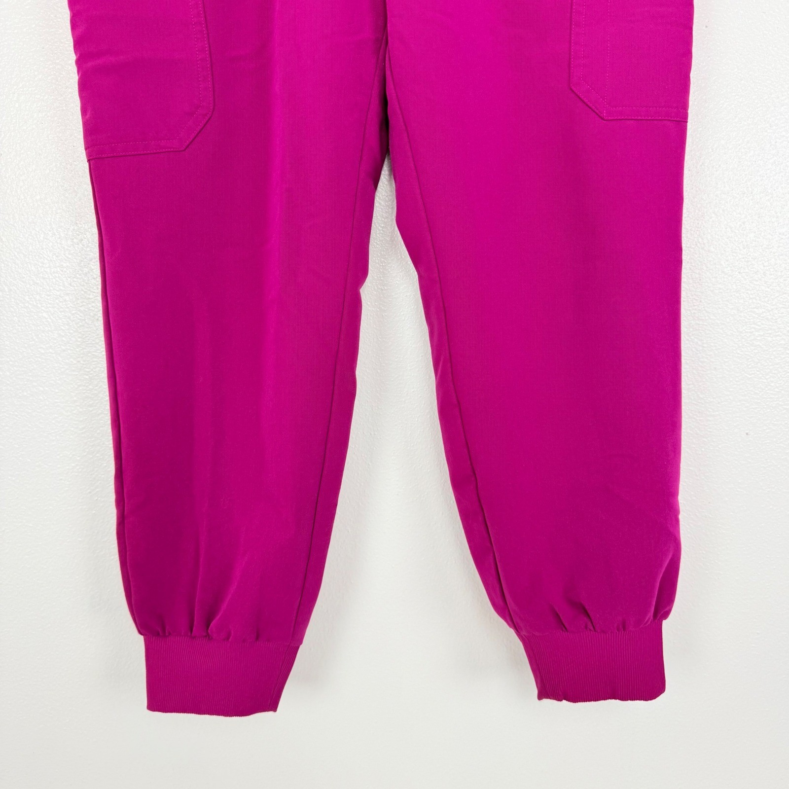 FIGS Uman Relaxed Jogger Scrub Pants Women M Petite Dark Magenta Medical Uniform