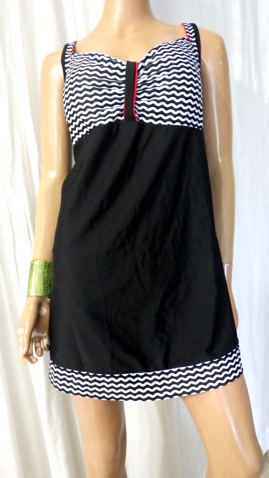 NWT DANIFY US SZ 26 (BUST 58) BLACK WHITE 1 PIECE MOLDED CUP SWIMDRESS EU SZ 60