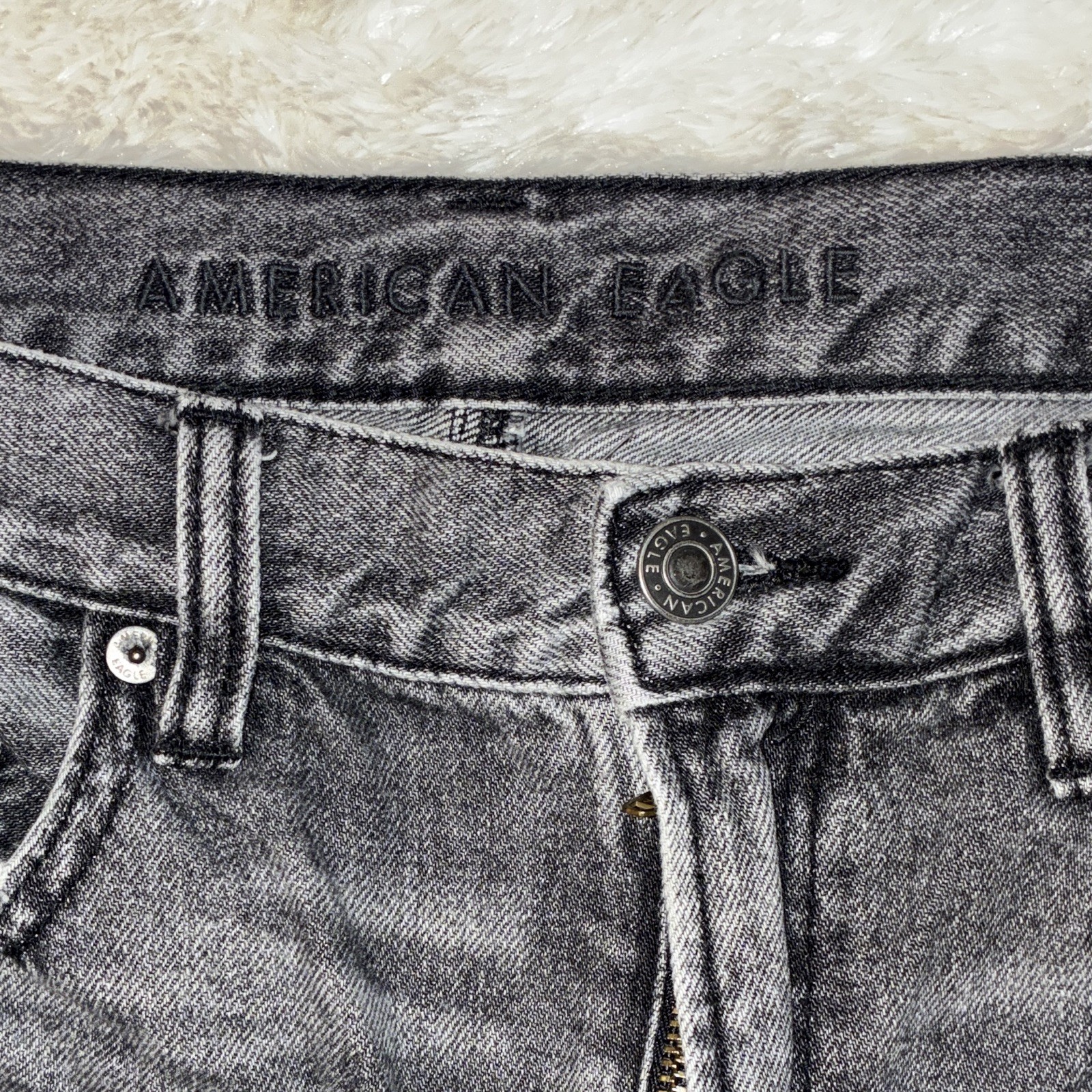 American Eagle Women’s Mom Jeans High Rise Dark Wash Distressed 100% Cotton