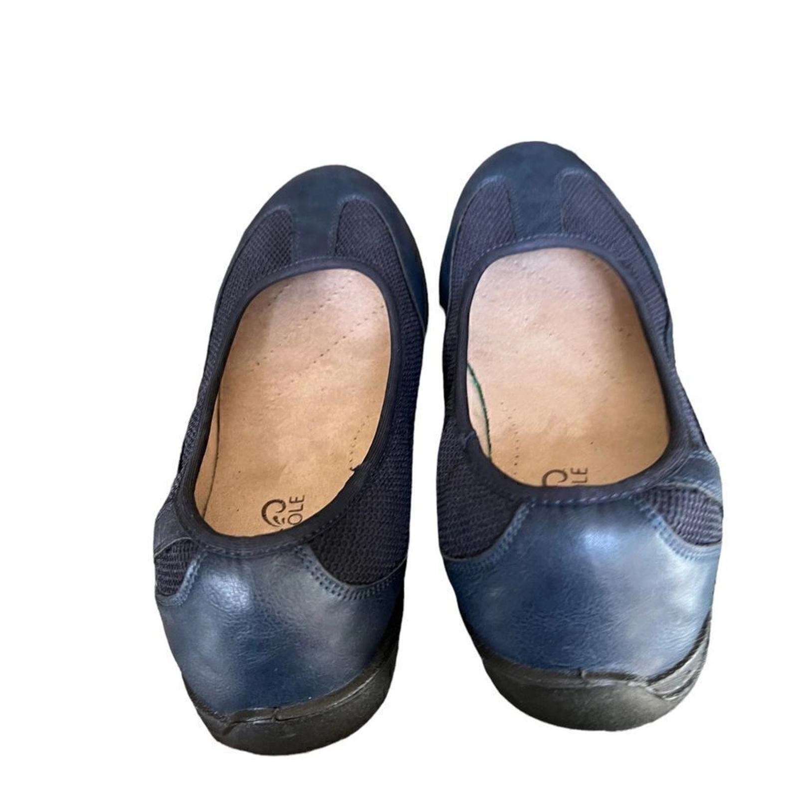 Mountain Sole blue faux leather and fabric comfort flats women’s size 8.5
