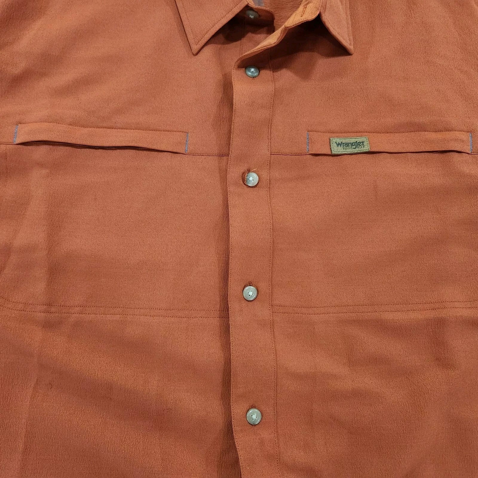 Wrangler Rugged Wear Mens Shirt XL Long Sleeves Button Up Zippered Pockets Logo