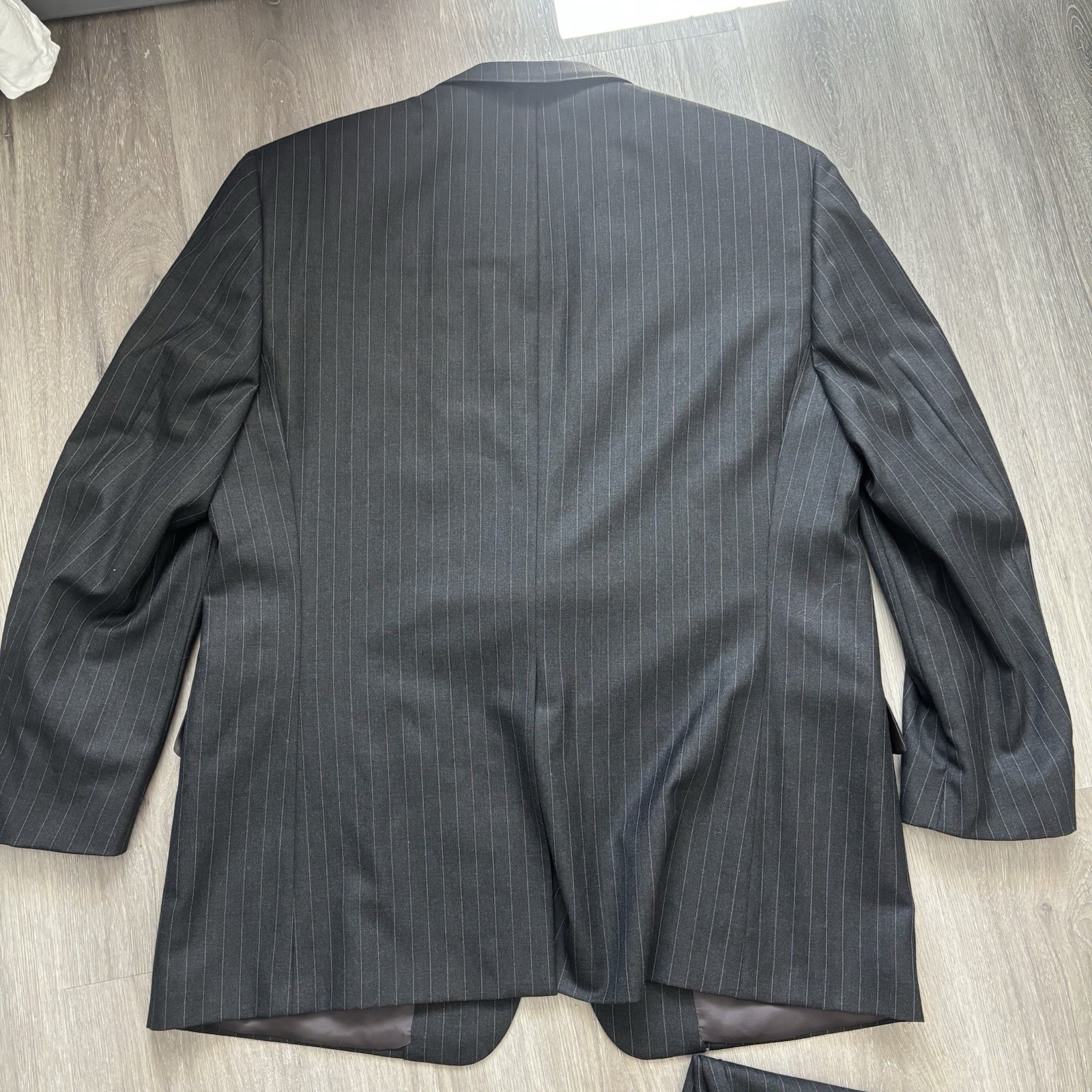 Hickey Freeman Loro Piana Tasmanian Super 120’s Gray Pin Stripe Suit 46R