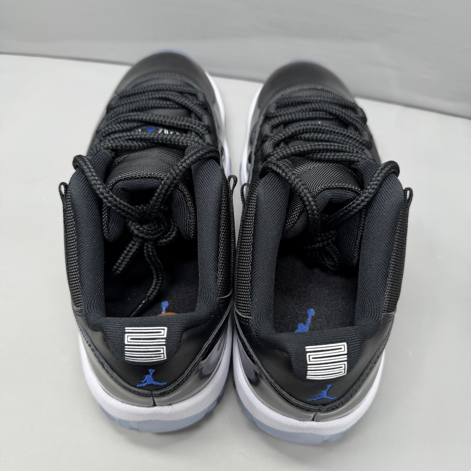 Air Jordan 11 Men Retro Low Space Jam Sneaker FV5104-004 Size 8 NEW B-Grade