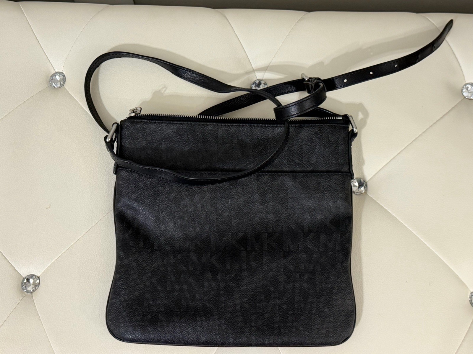 Michael Kors Black Logo Crossbody Bag Zip Closure Adjustable Strap, Pockets