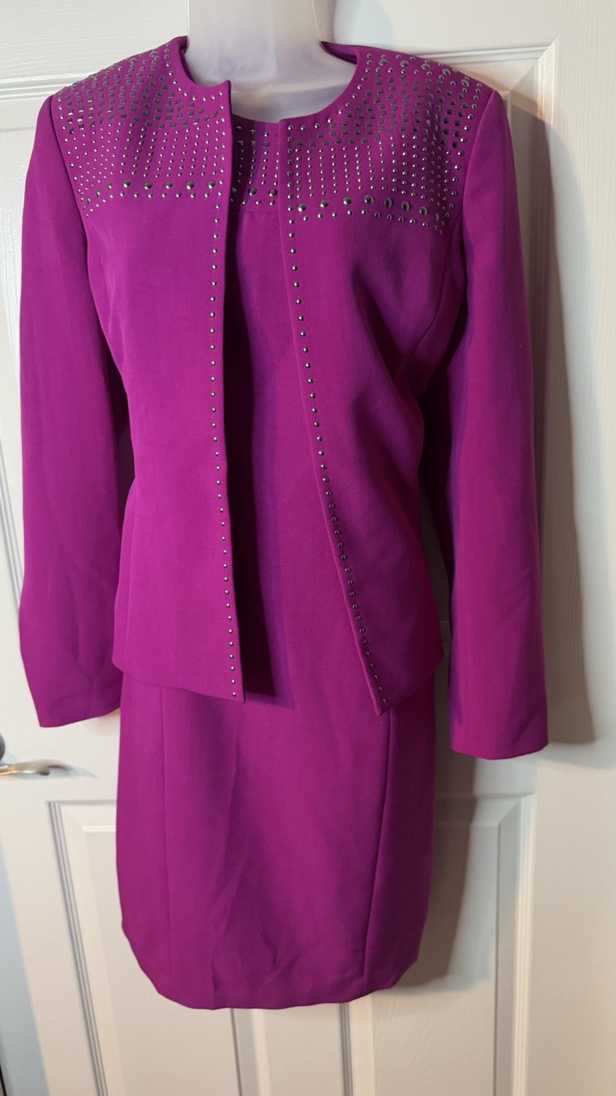 Kasper 2 Piece Suit Size 10 In Great Condition Fuschia