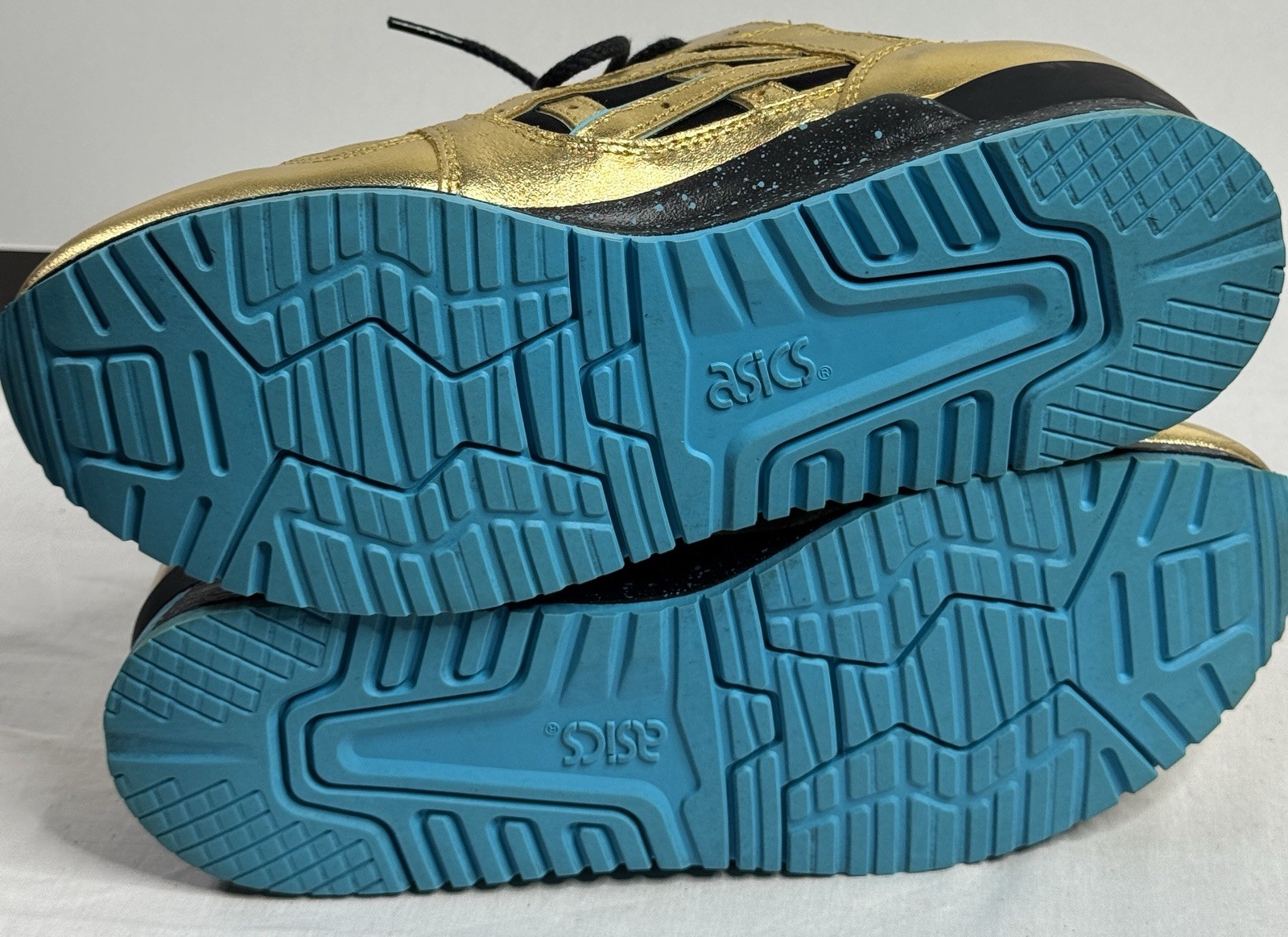 ASICS GEL-Lyte III Men’s Low Top Lace-Up Sneaker Gold/Black/Blue H63KK