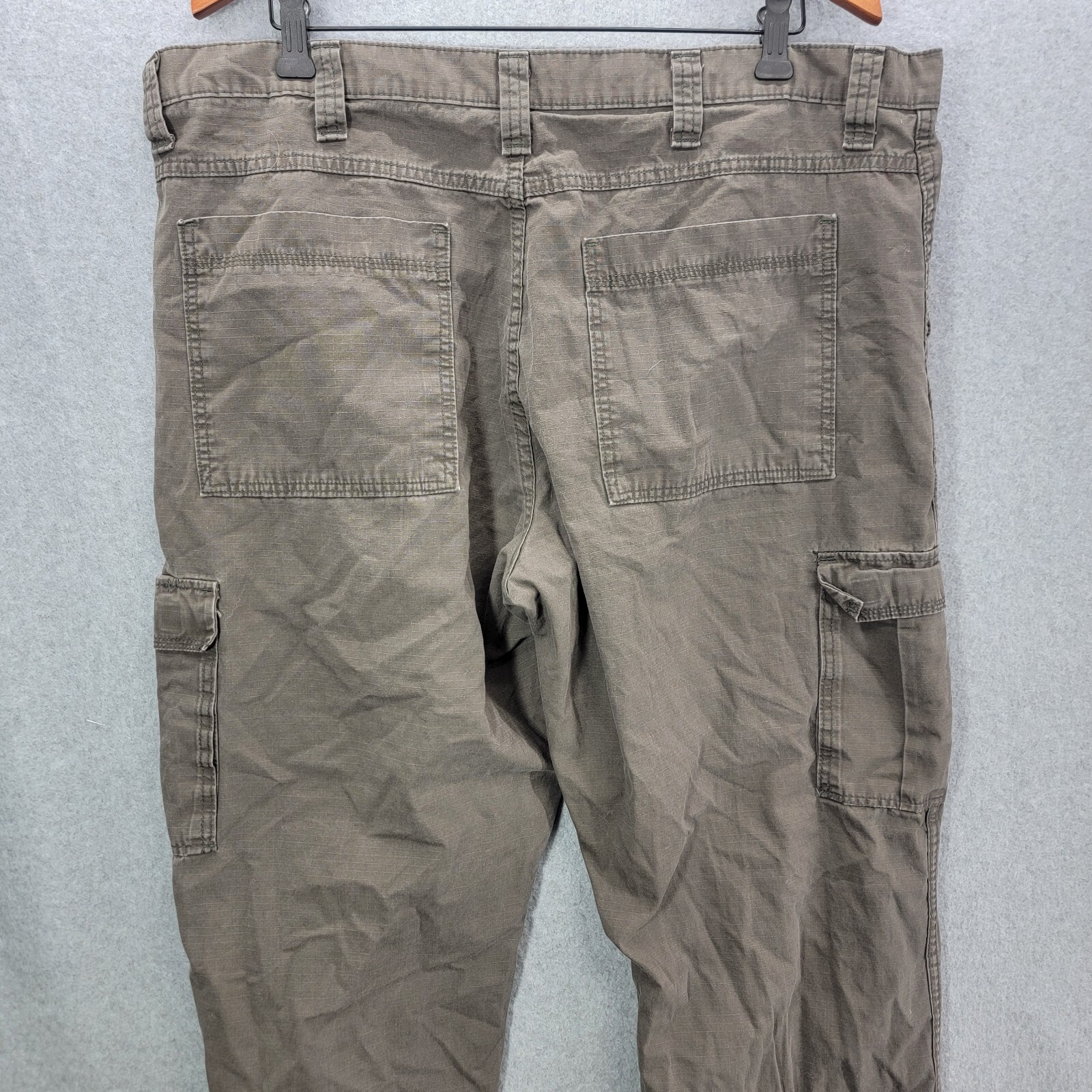 Wrangler pants mens 40×30 work pants 70L3WOD CARGO
