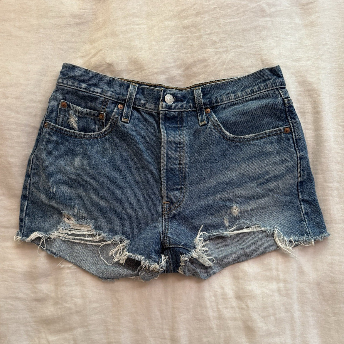 Levi’s Premium Women’s High Rise Cut Off Denim Shorts Blue W29 5-Pocket