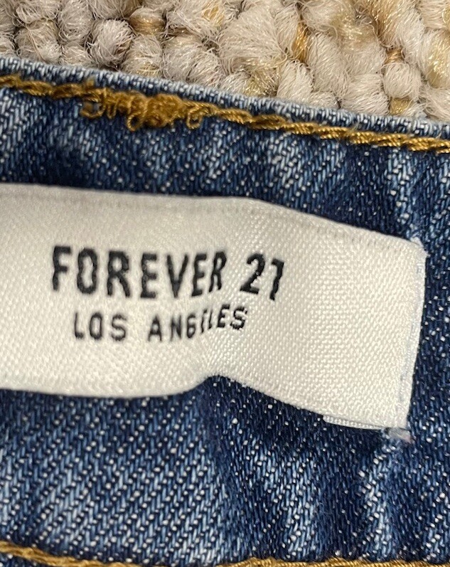 Forever 21 Jean Shorts Women’s Tag Size 28 Distressed Denim Cut Off (Waist 30″)
