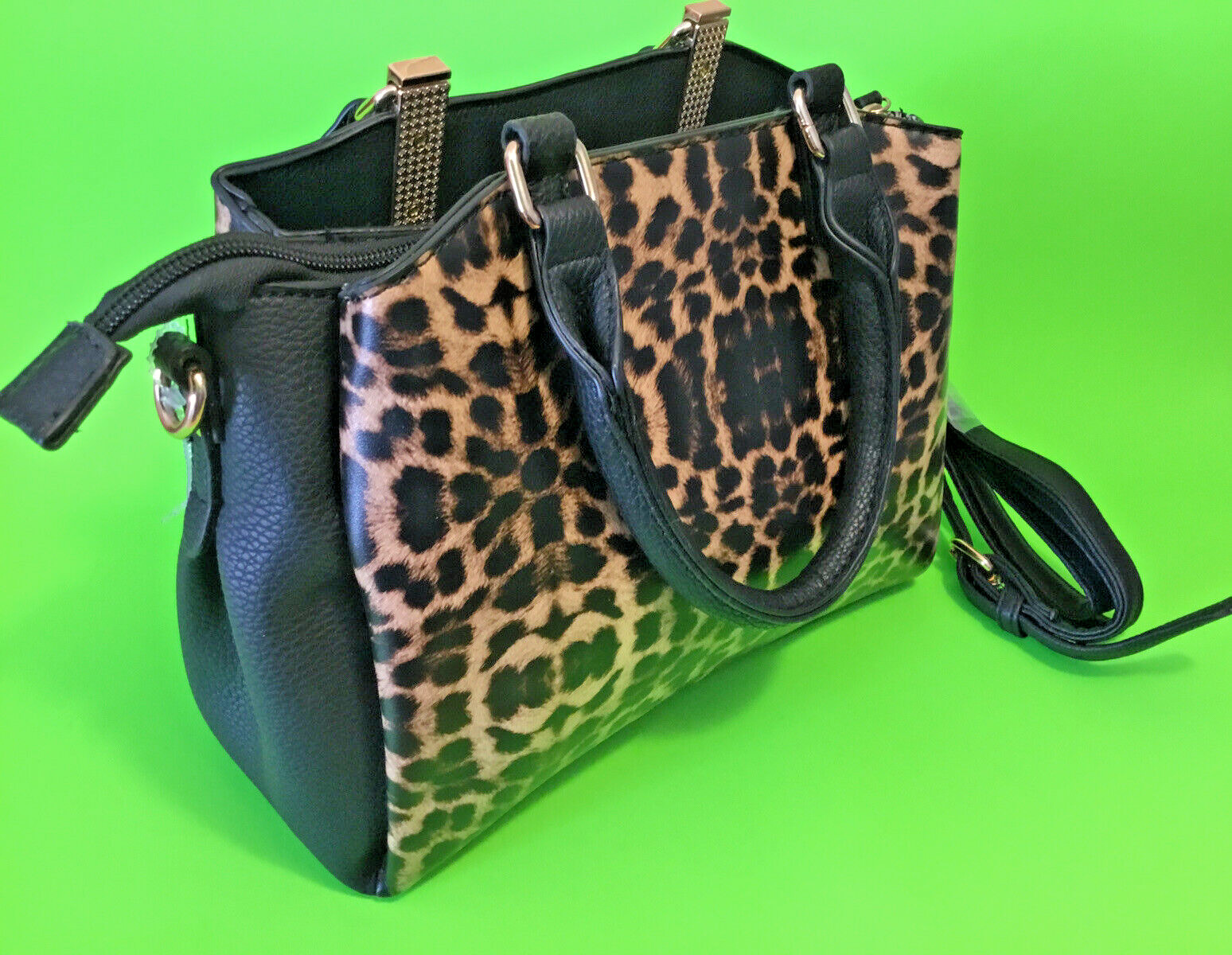 MATHEW + JULIAN Women’s Handbag Purse Size MEDIUM Black Leopard Print NEW