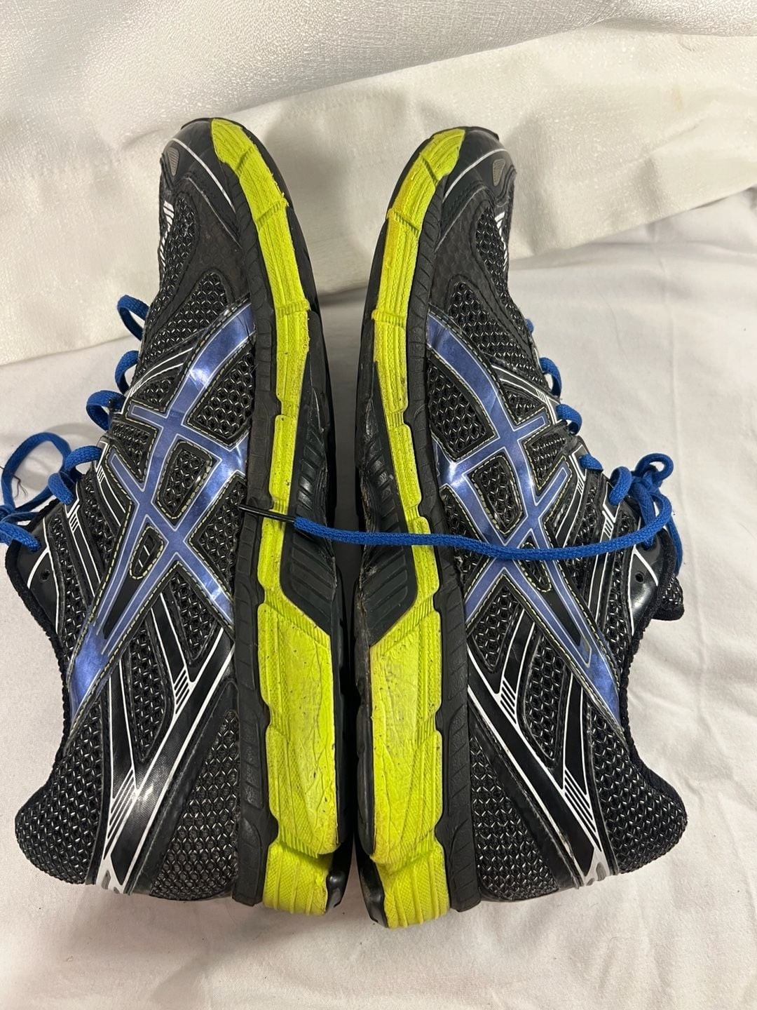 ASICS GT-2000 ‘Lightning Fire’ Men’s Running Shoes (Model T2K2N)