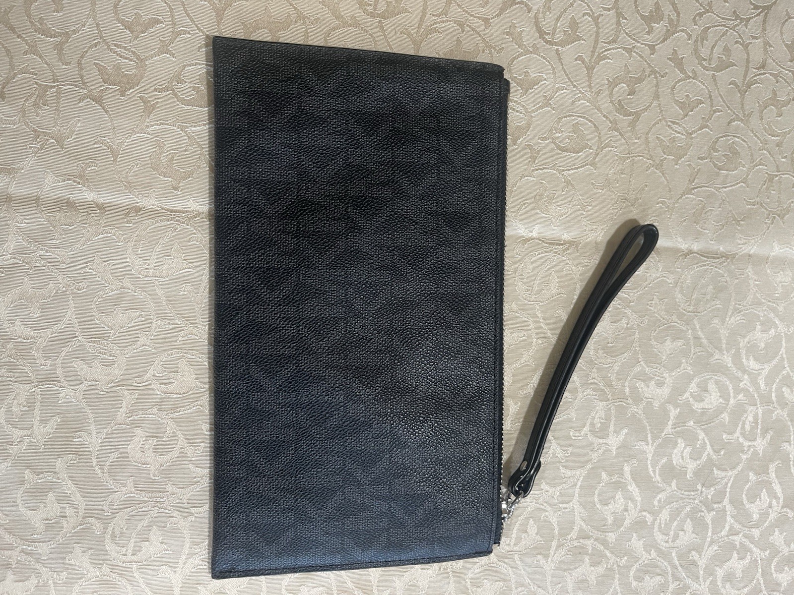Michael Kors Black Logo Zip Wristlet Clutch w/ Inner Pockets & Card Slots