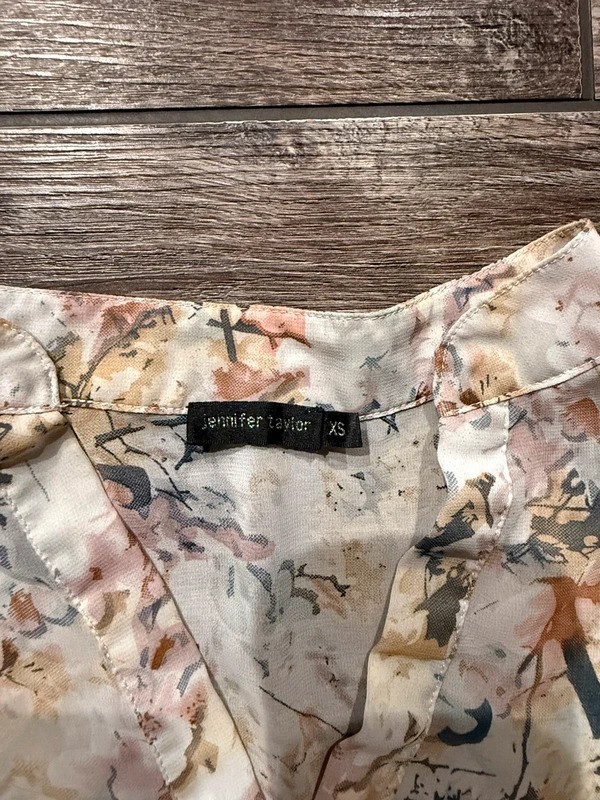 Women’s size Xs boutique style top