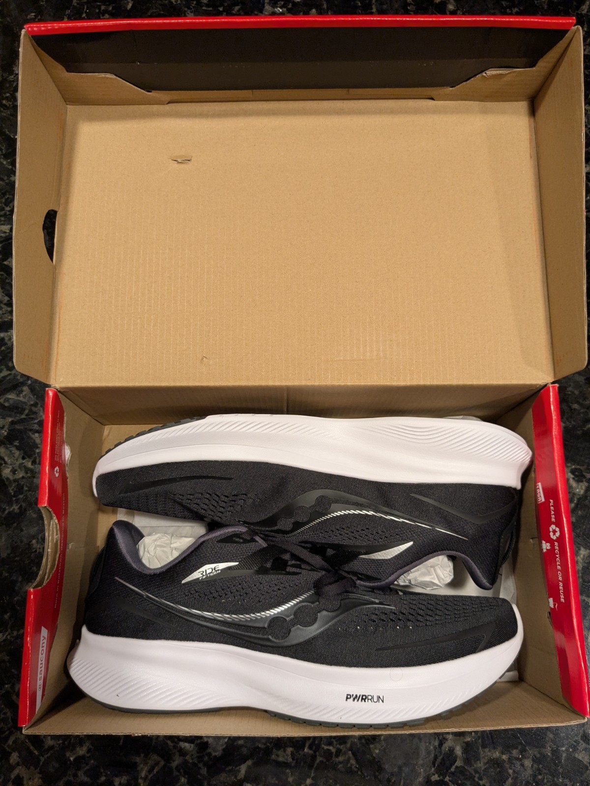 Size 11 – Saucony Ride 15 WIDE Black White NEW