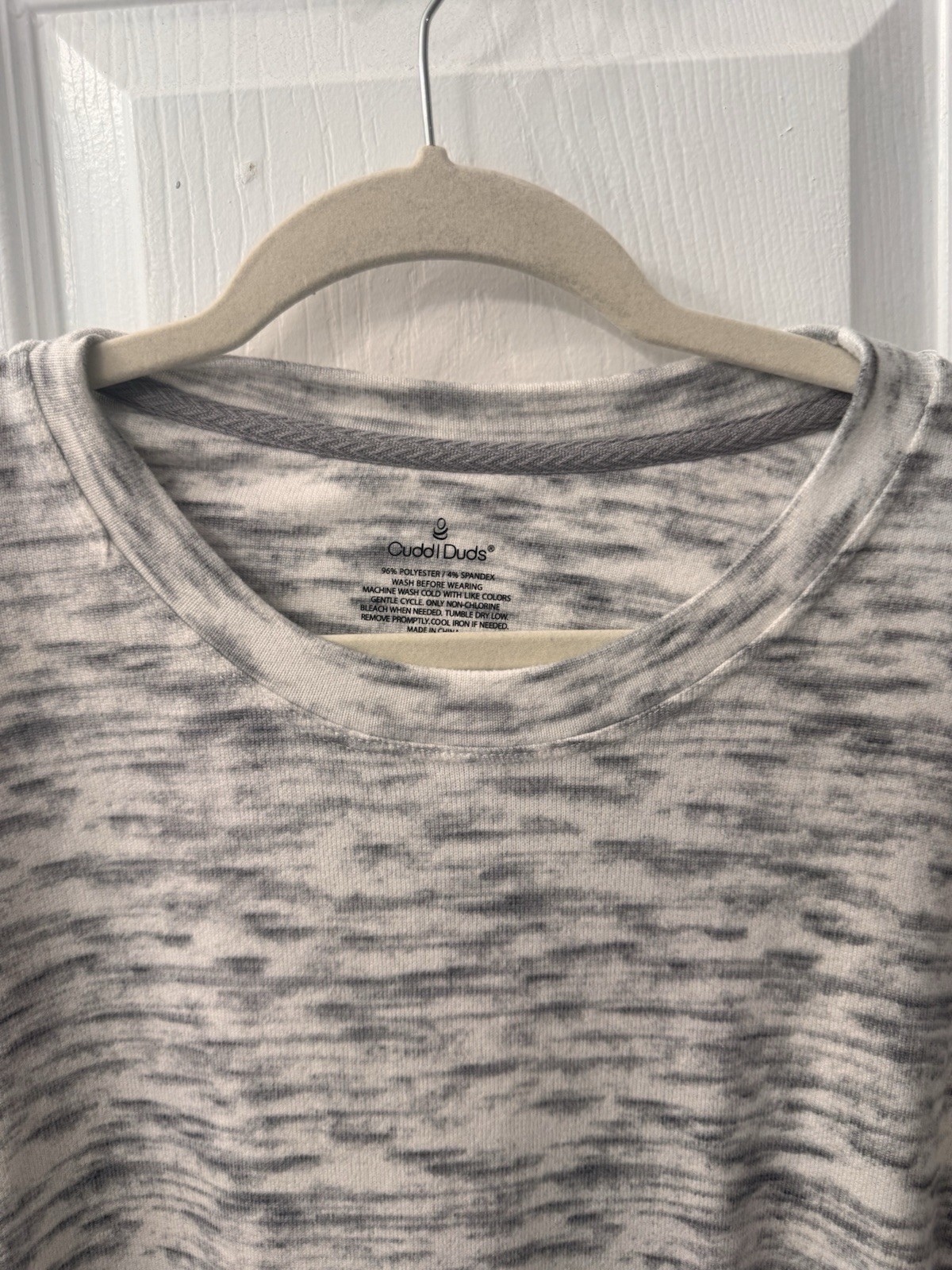 Cuddl Duds Women’s M Grey Marled Long Sleeve Pullover Top Kangaroo Pocket Soft
