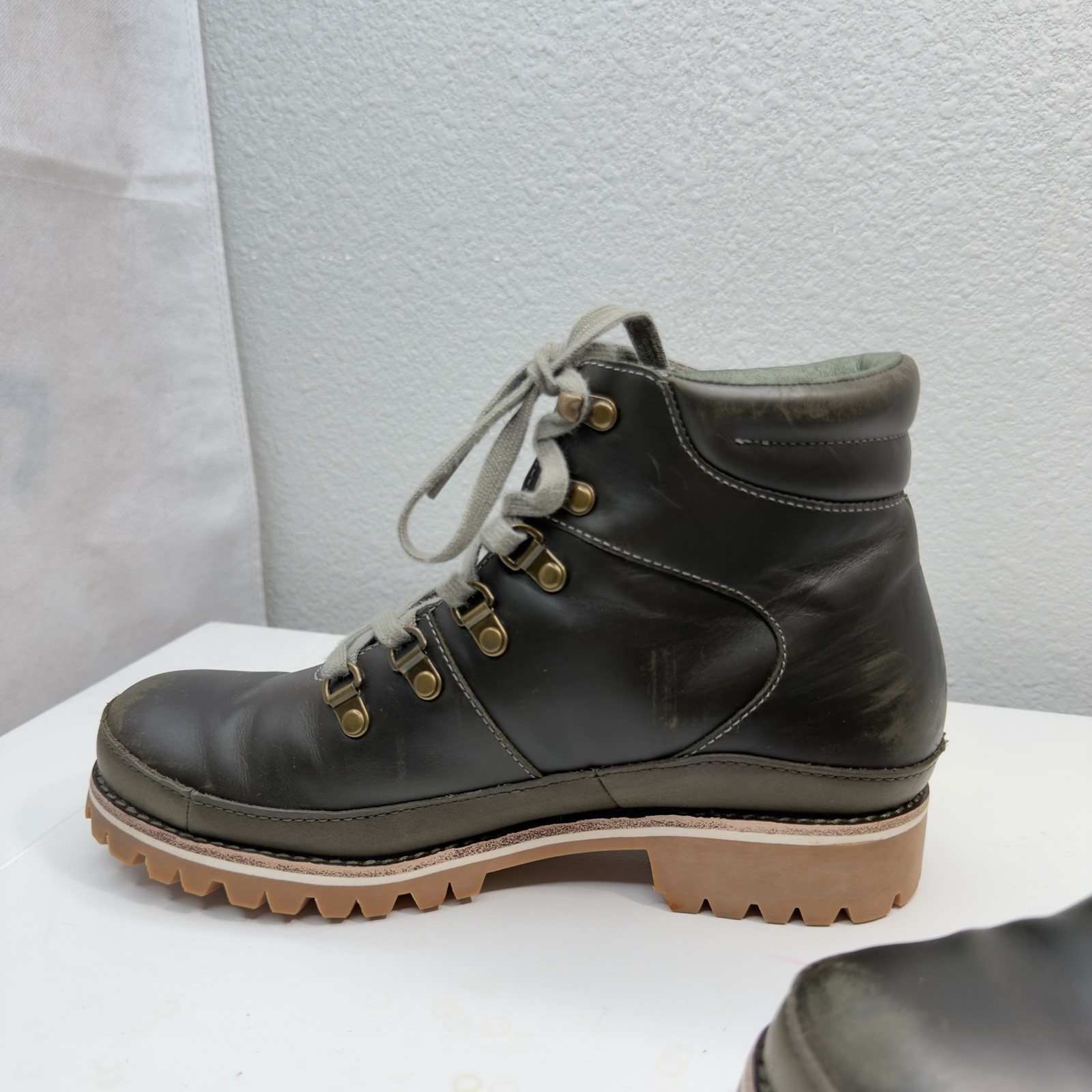 Chaco Fields WP Women’s Hiking Boots Olive Green Leather Waterproof Size 8.5