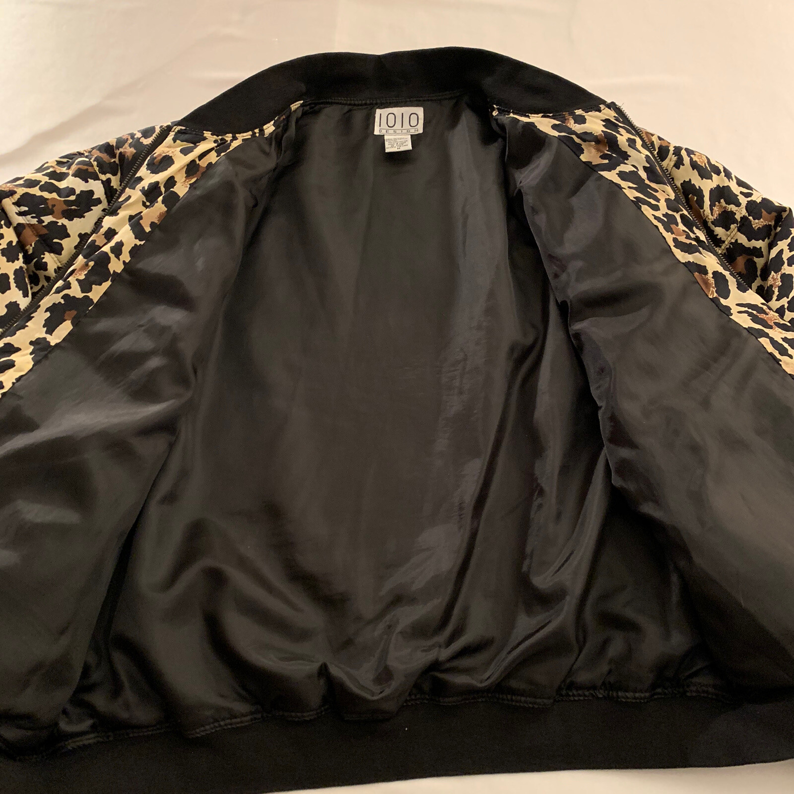 Womens Jacket Silk Leopard Print Vintage Medium 1010 Design IOIO 90s GUC 👀🔥