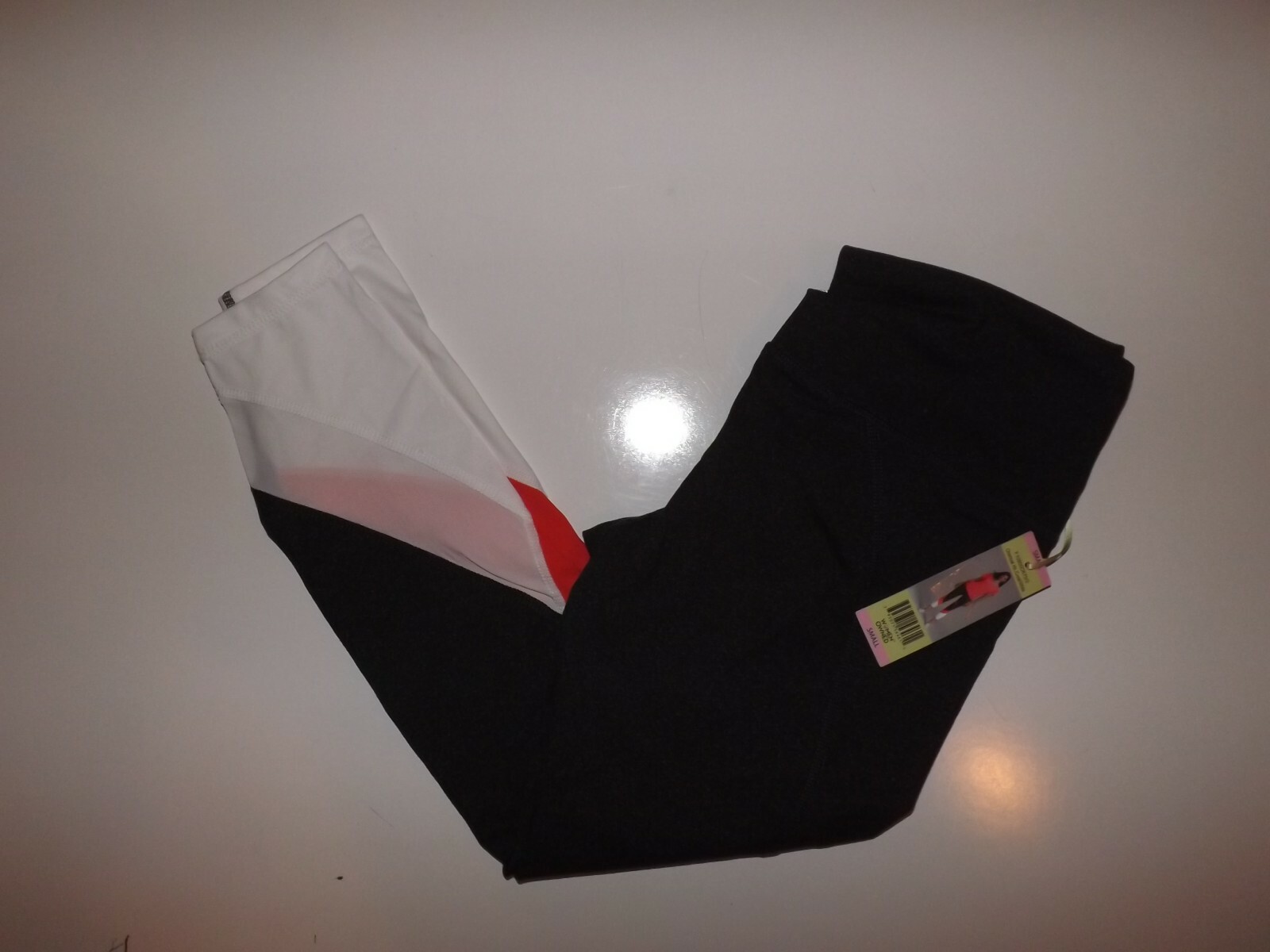 TANGERINE Womens Charcoal Gray Coral White Capris Size M NWT Color Block Active