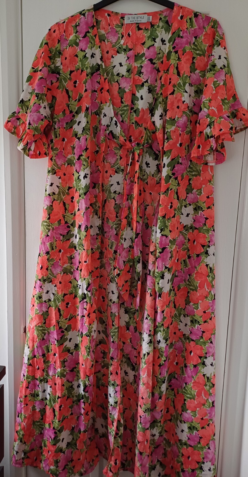 LOVELY size 18 IN THE STYLE PINK FLORAL LONG KIMONO WITH TIES NEW PLUS CURVE x