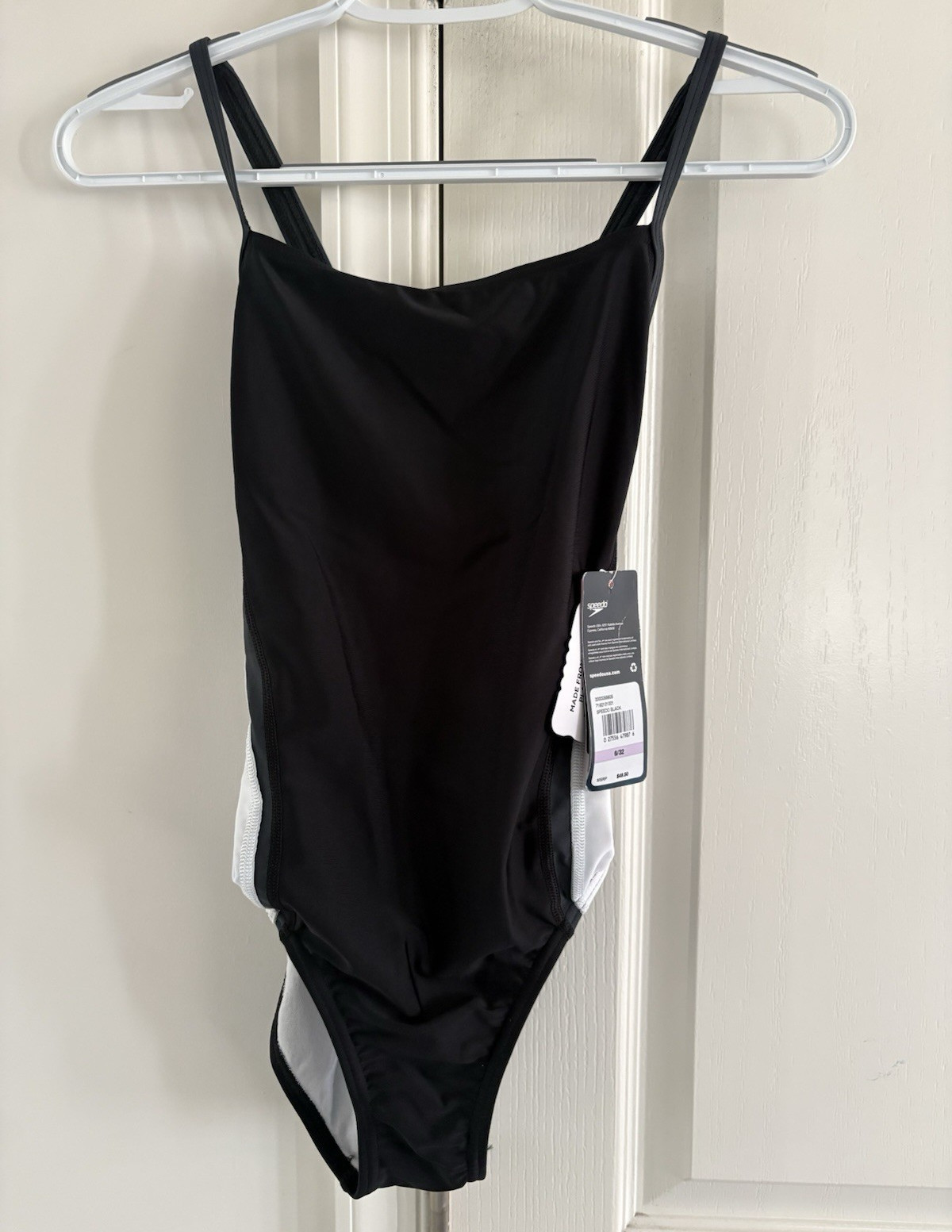 Speedo Women’s Colorblock Racerback One Piece Swimsuit Black/White Size 6 6/32