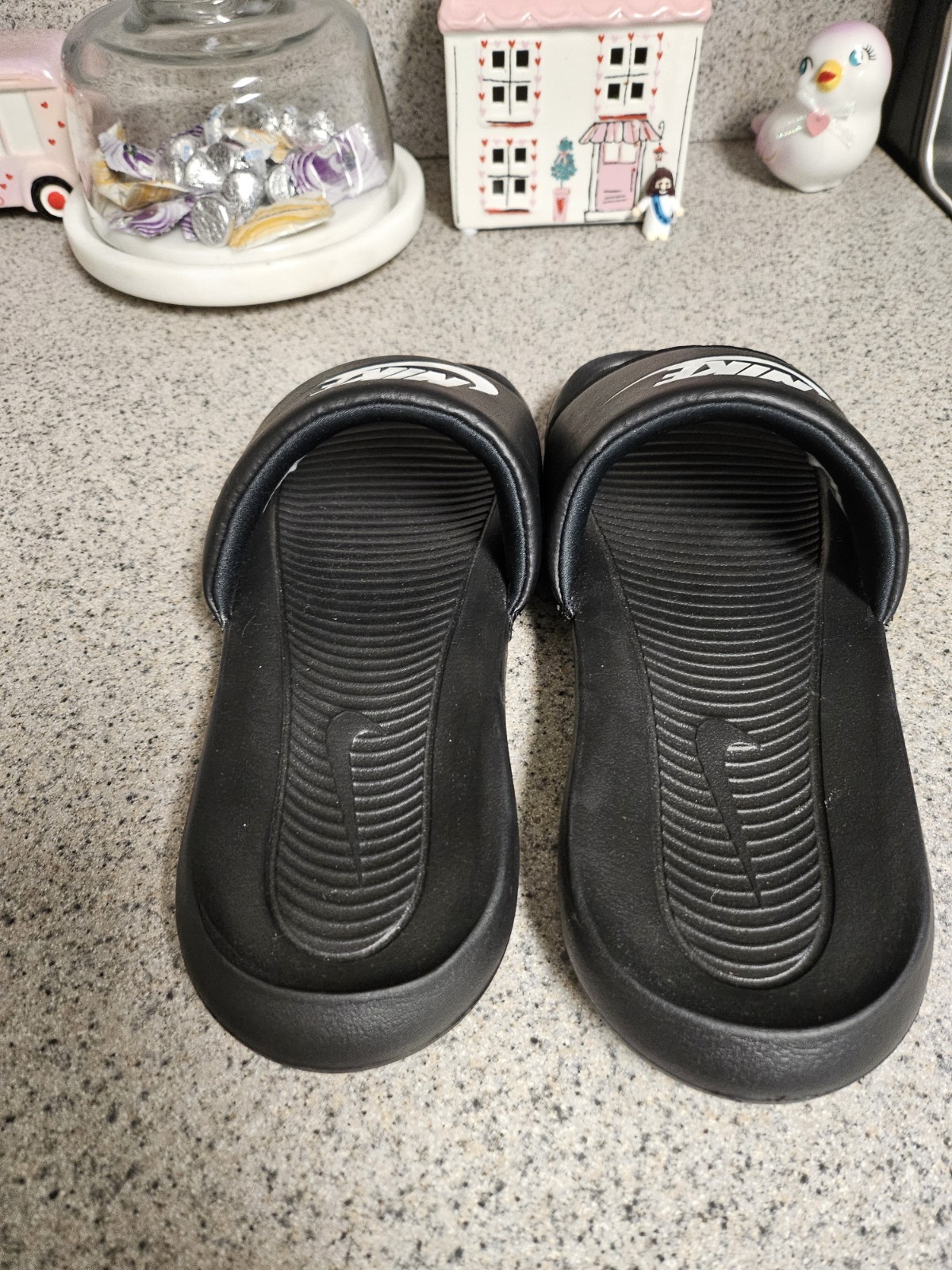 Nike Victori One Men’s Black Slide Sandals Size 8 Logo Accent Lightweight