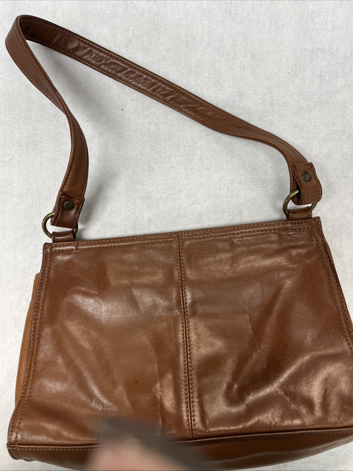 Fossil Tan Leather Shoulder Bag, ZB 8945, 11.5 in x7.5 in (not including strap)