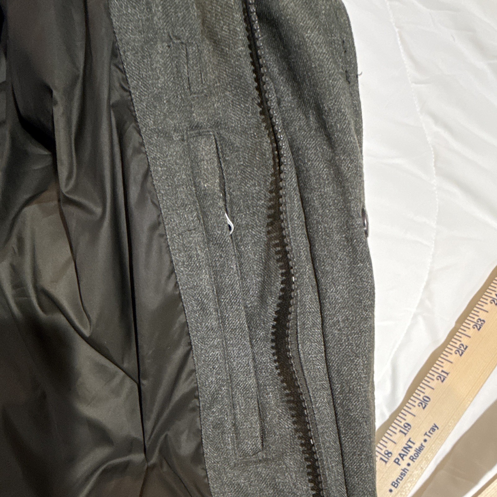 Eddie Bauer Men’s L Gray/Black Down Insulated Puffer Jacket Full Zip Snap