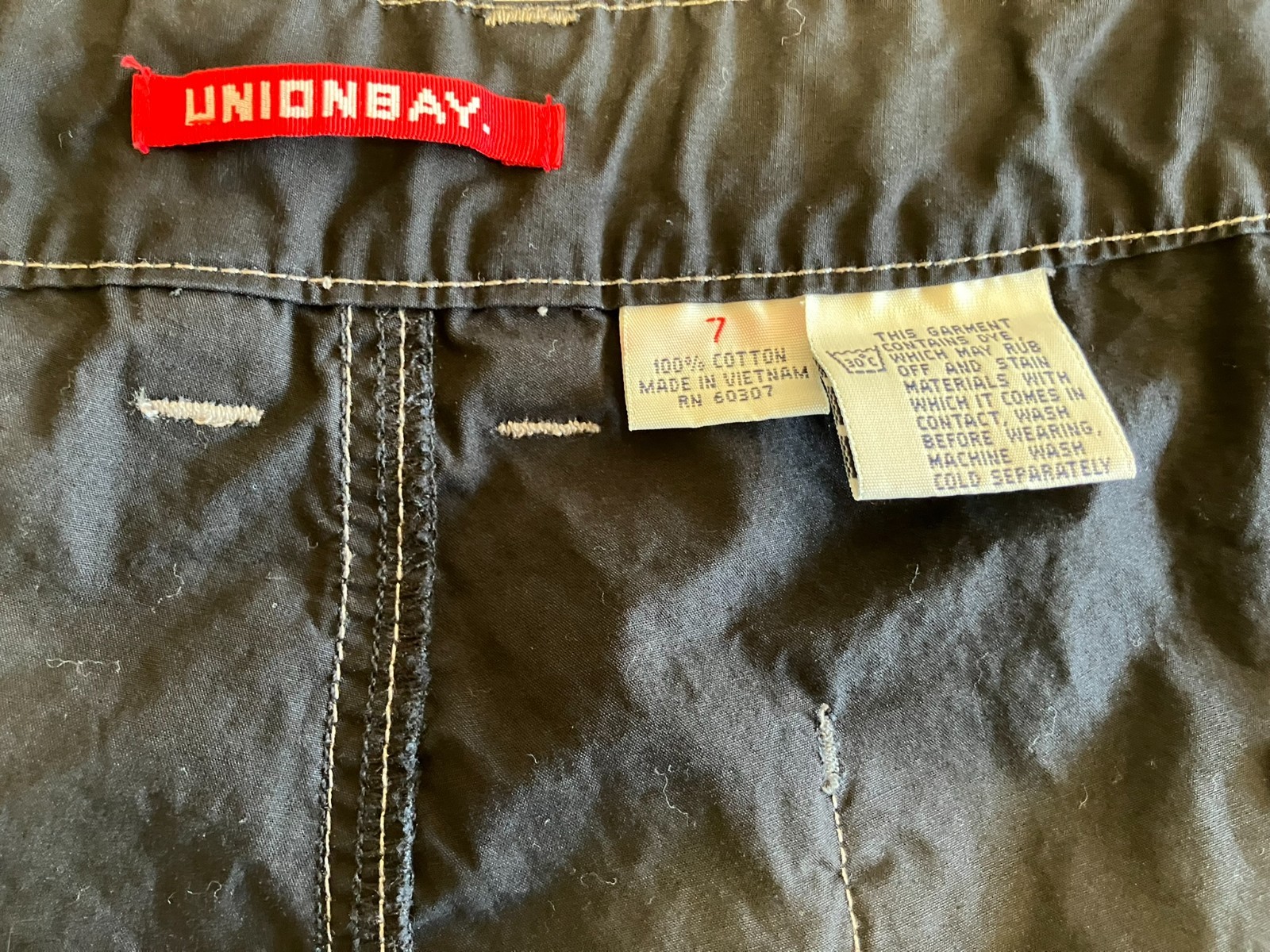 UNIONBAY Black Cargo Capris Contrast Stitching Size 7
