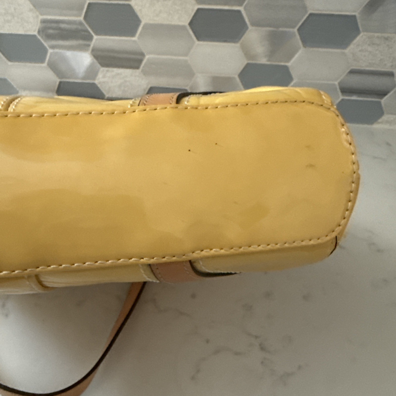 VTG Coach Peyton F22322 Patent Leather Embossed Tote Yellow Tan Trim Bag Wallet