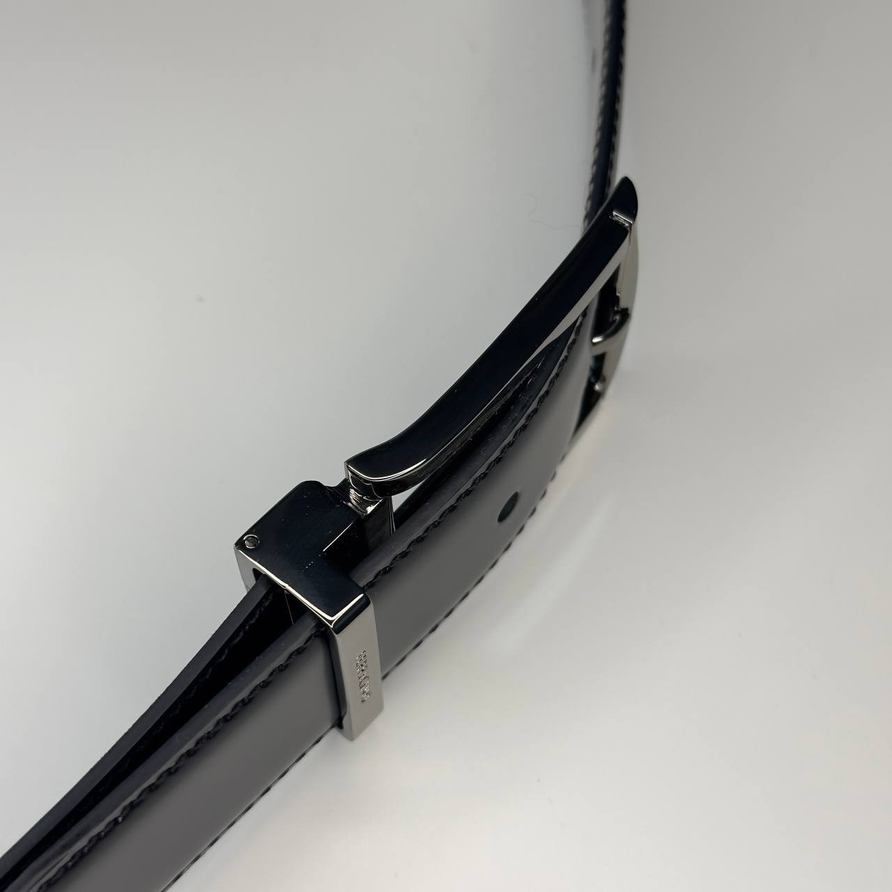 AUTHENTIC Salvatore Ferragamo reversible leather belt black and brown strap