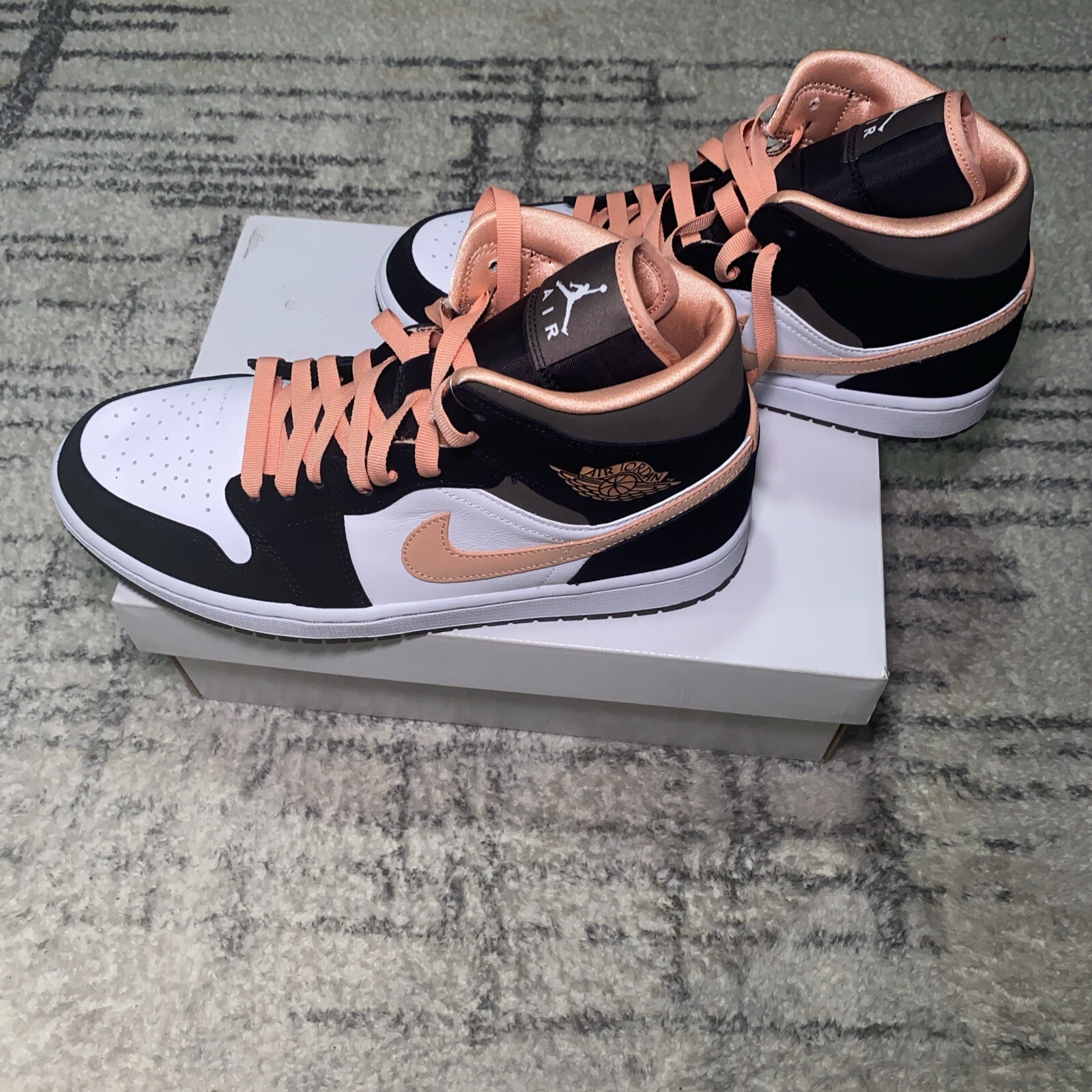 Air Jordan 1 SE Mid Peach Mocha W