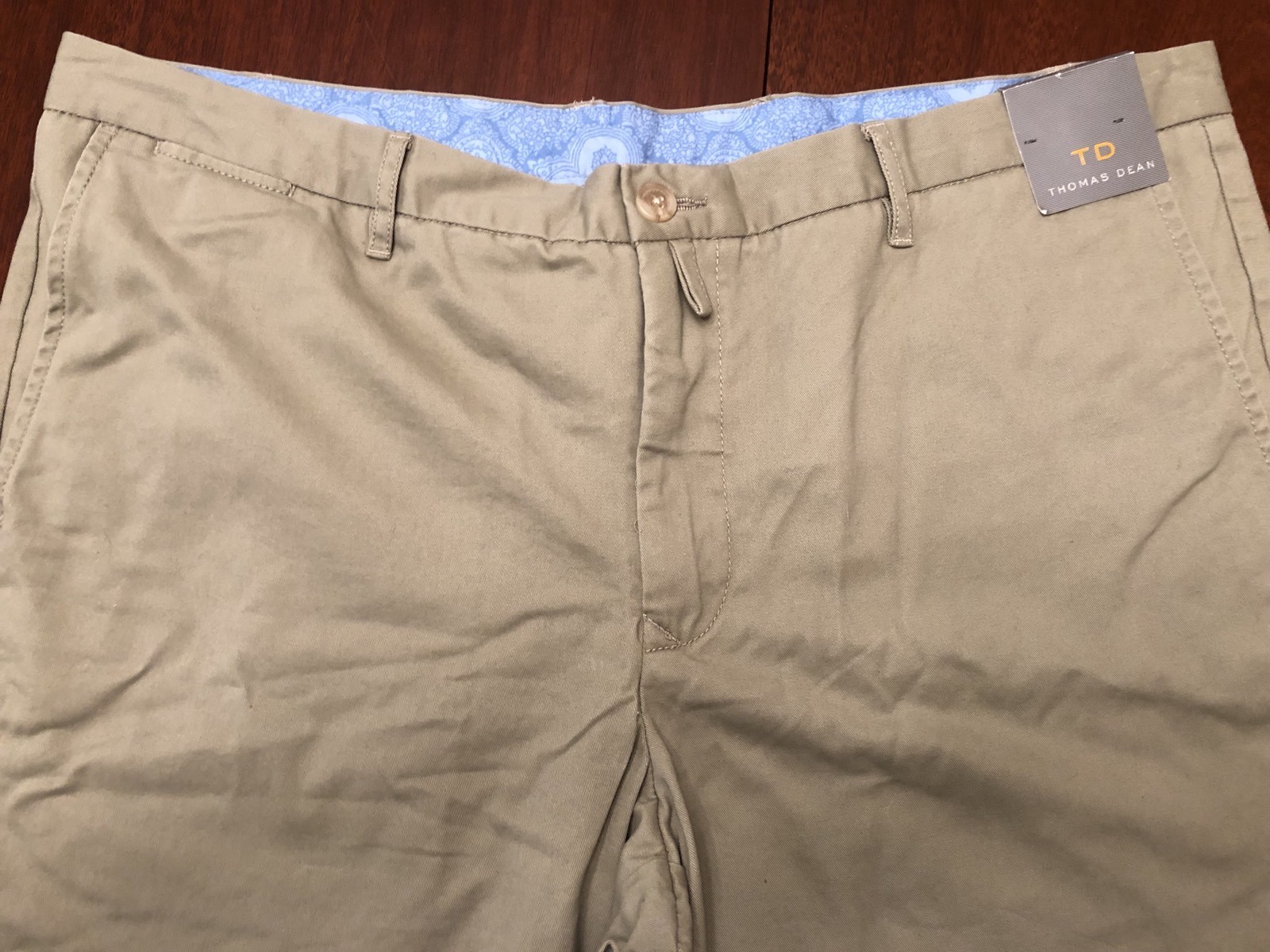 NEW TD Thomas Dean Men’s Size 38 x 9 1/2″ Flat Front Khaki 100% Cotton Short TAN
