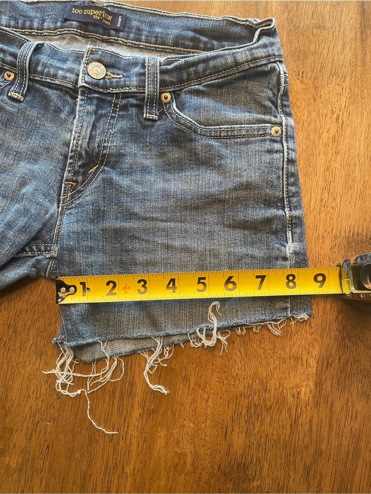Levi’s Too Superlow 524 Cutoff Denim Shorts Size 5M Medium Wash Low Rise Y2K