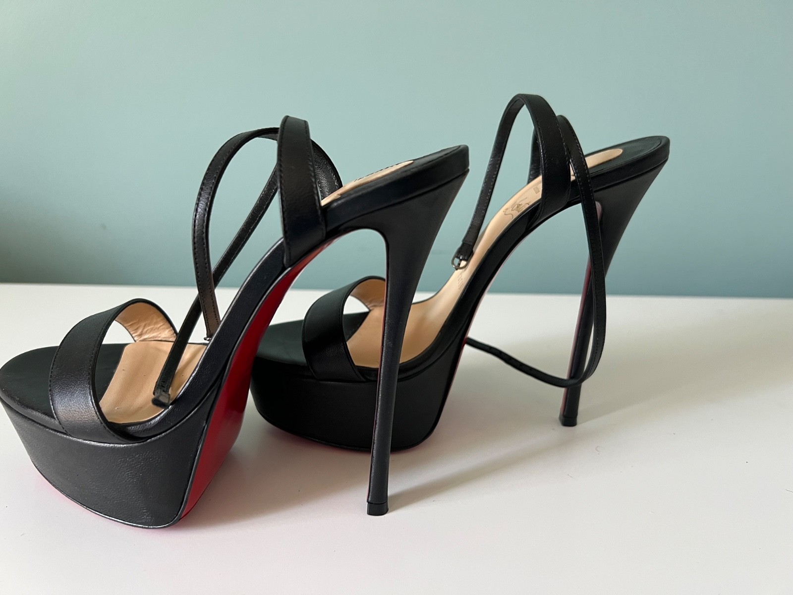 BRAND NEW CHRISTIAN LOUBOUTIN LOUBI QUEEN ALTA PLATFORM SANDALS
