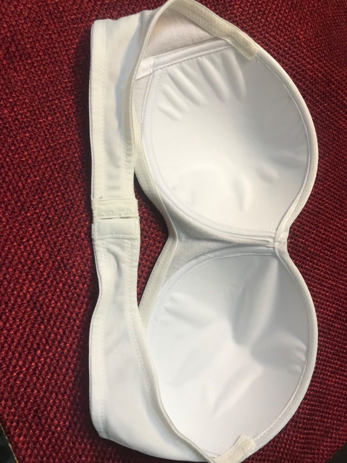 Bra Unbrandedd Size us 32b it2b eu70b padedd wirreless white strapless