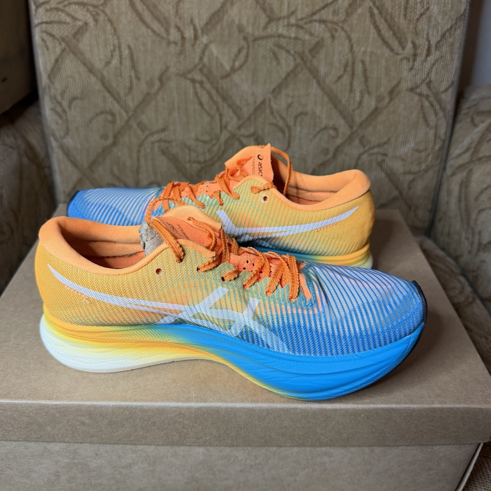 ASICS Metaspeed Sky+ Orange Pop/ Island Blue Shoes Men’s Size 6 Women’s 7.5
