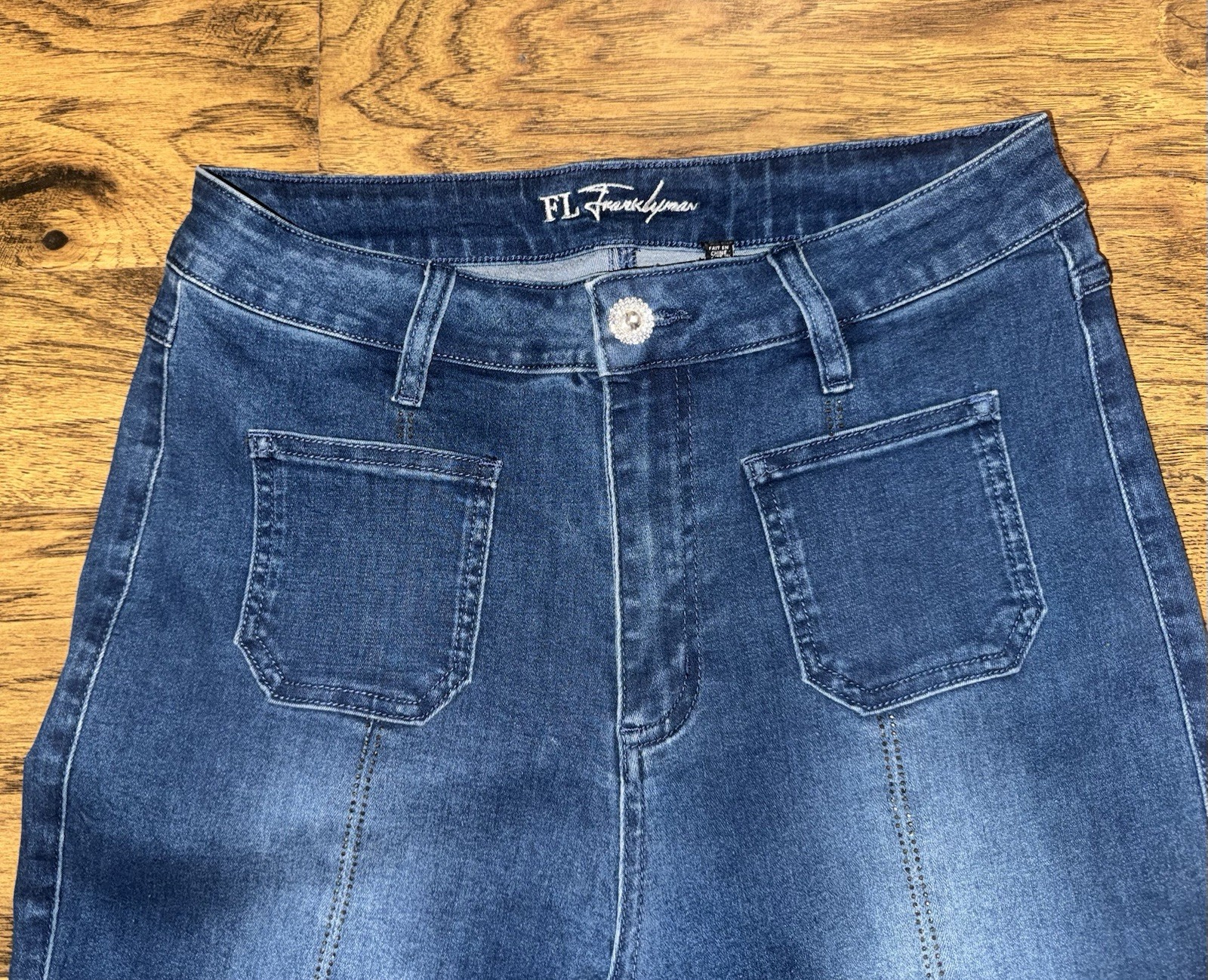 NWT Frank Lyman 256797U Blue Cropped Wide Leg Jeans Rhinestone Hem Womens Size L