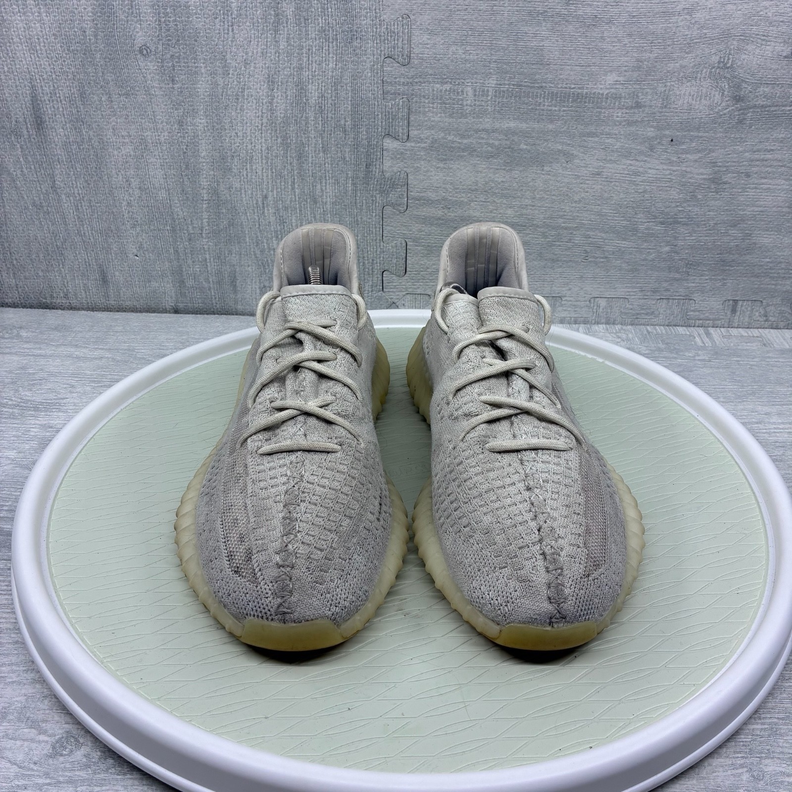 Size 10 – adidas Yeezy Boost 350 V2 Low Bone No Box