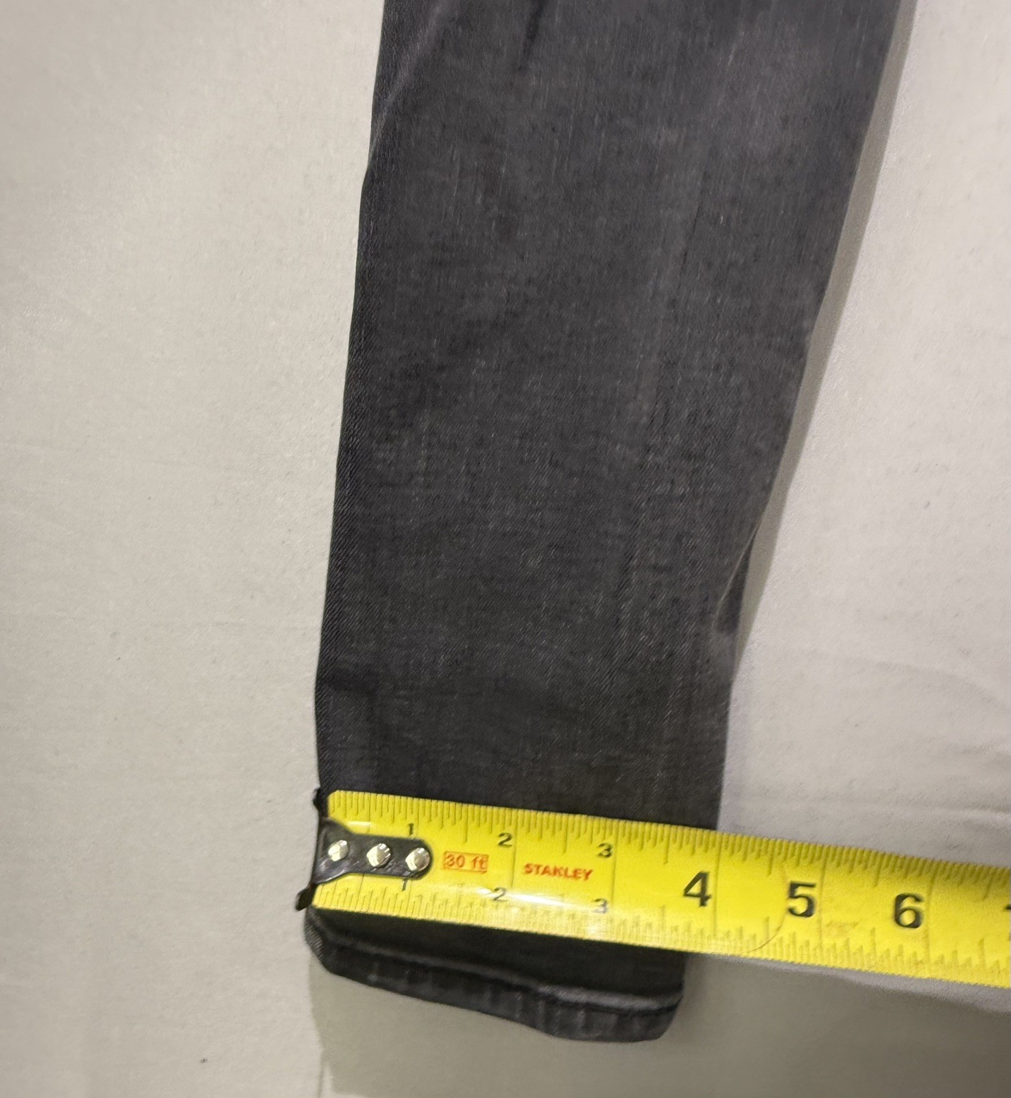 Abercrombie & Fitch Signature Collection High Rise Super Skinny Distress Size 25