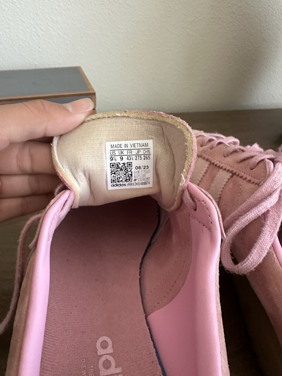 Pink Adidas Bermudas suede shoes