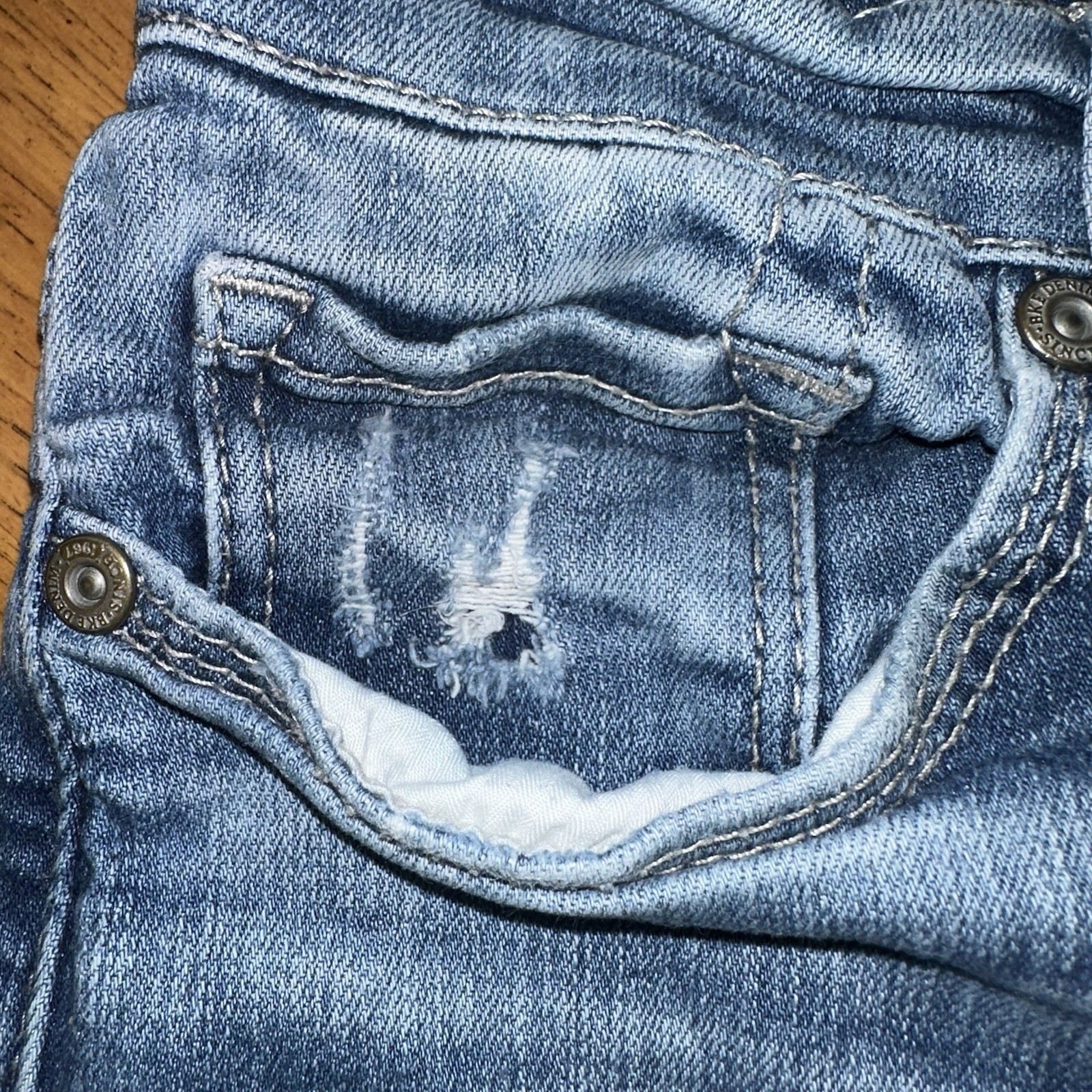 BKE Alec Jeans Men’s Size 30×32 Blue Straight Leg Medium Washed Distressed Denim