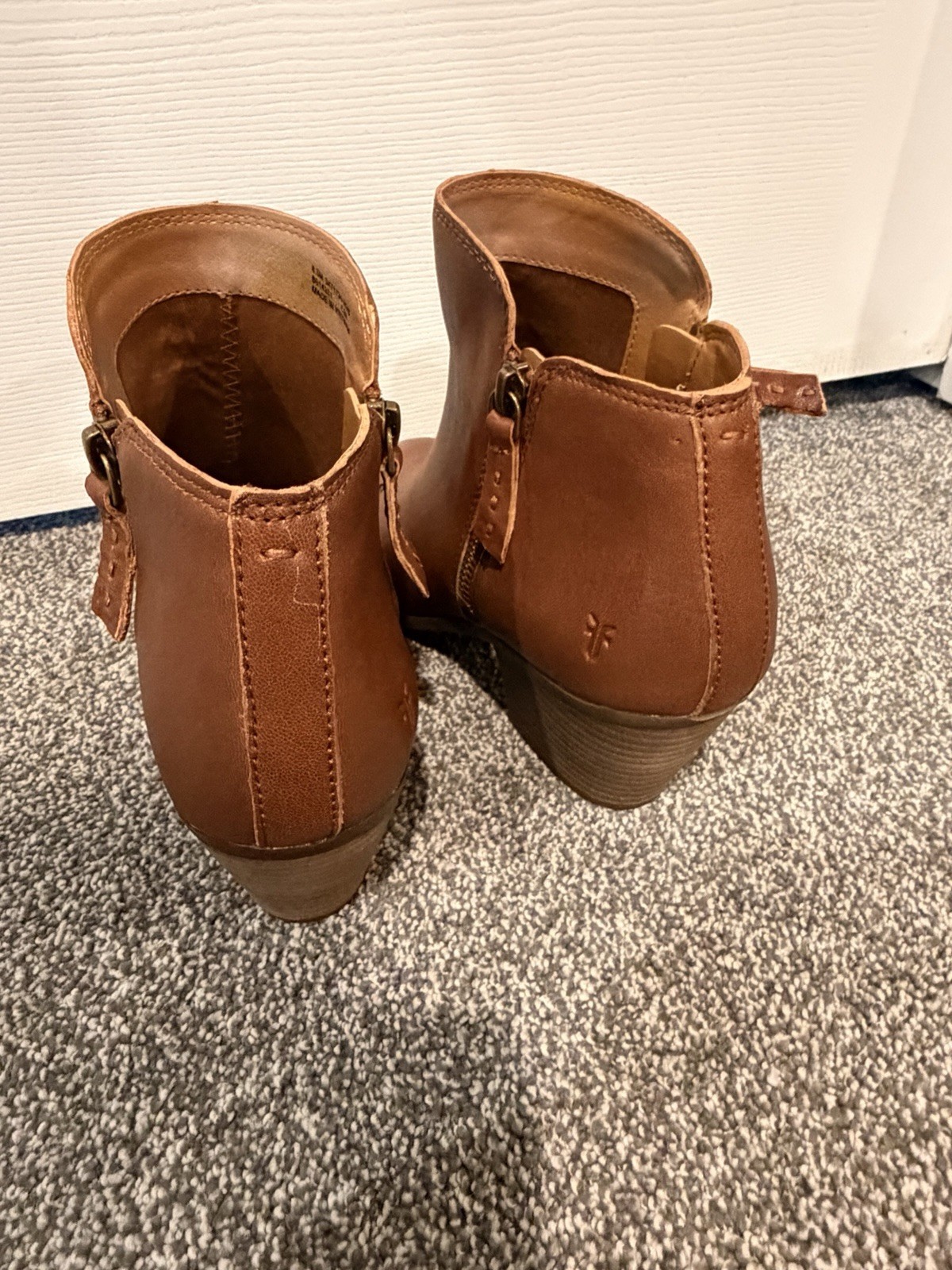 FRYE Judith Women’s Leather Ankle Bootie Side Zip Almond Toe Brown US 8.5 M