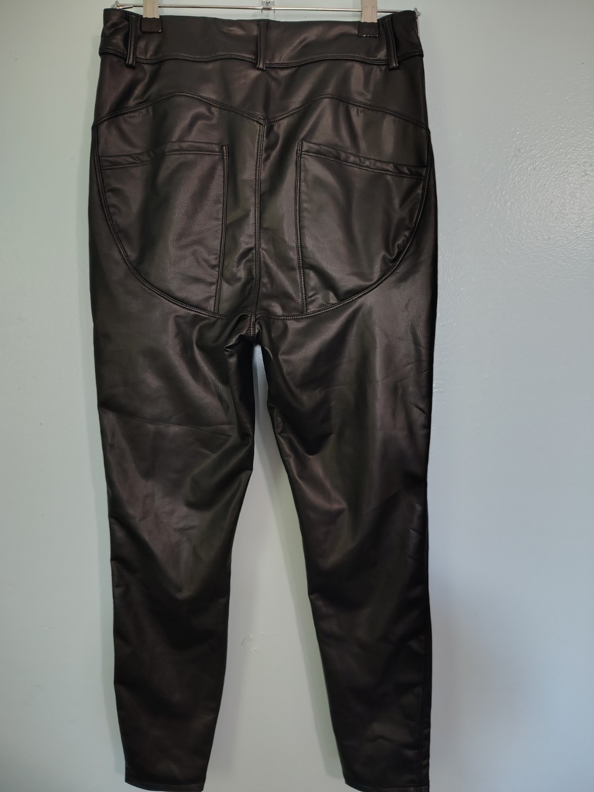 Halara Women’s Black Faux Leather High Rise Slim Tapered Stretch Pants M